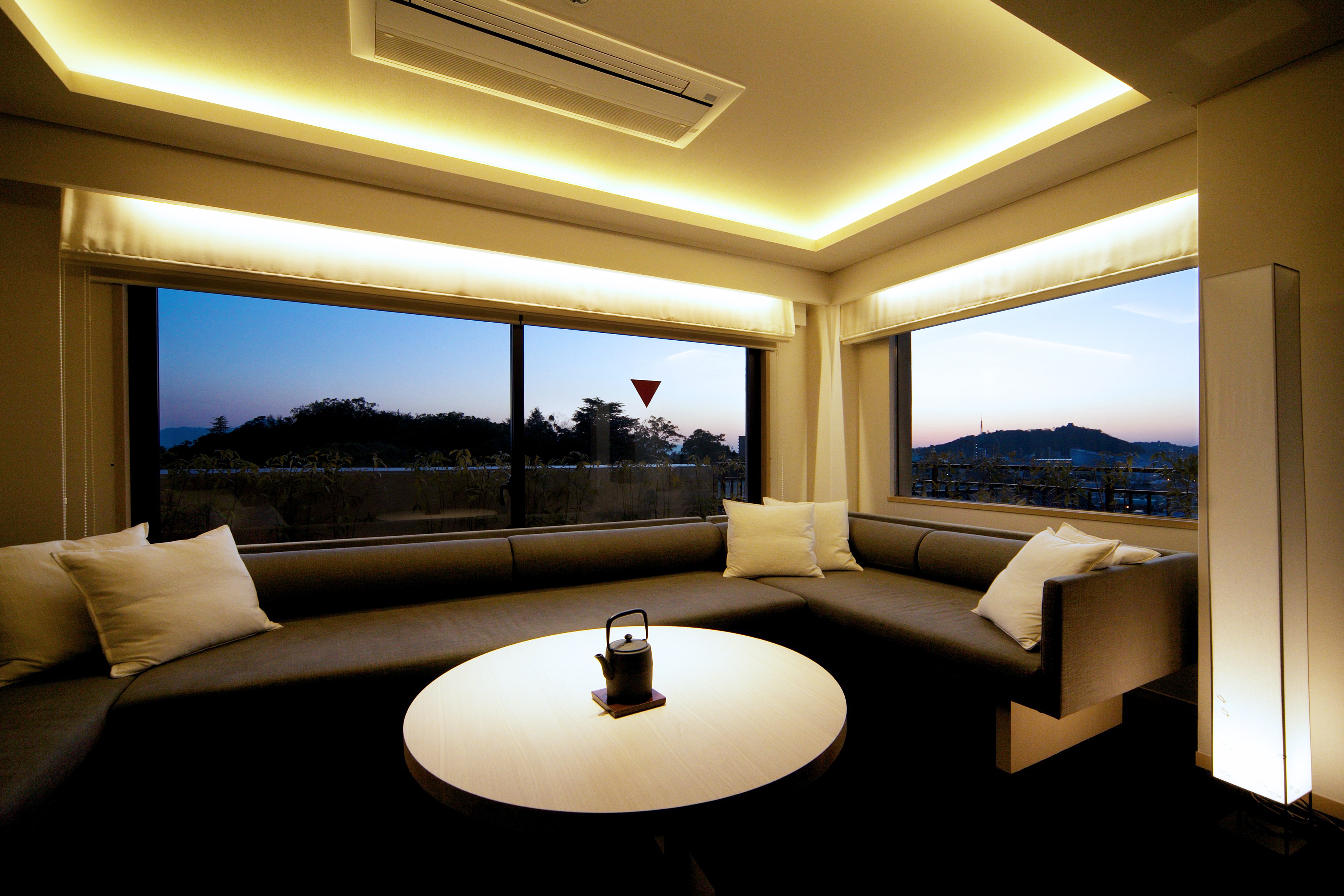 Haiku Lounge Suite