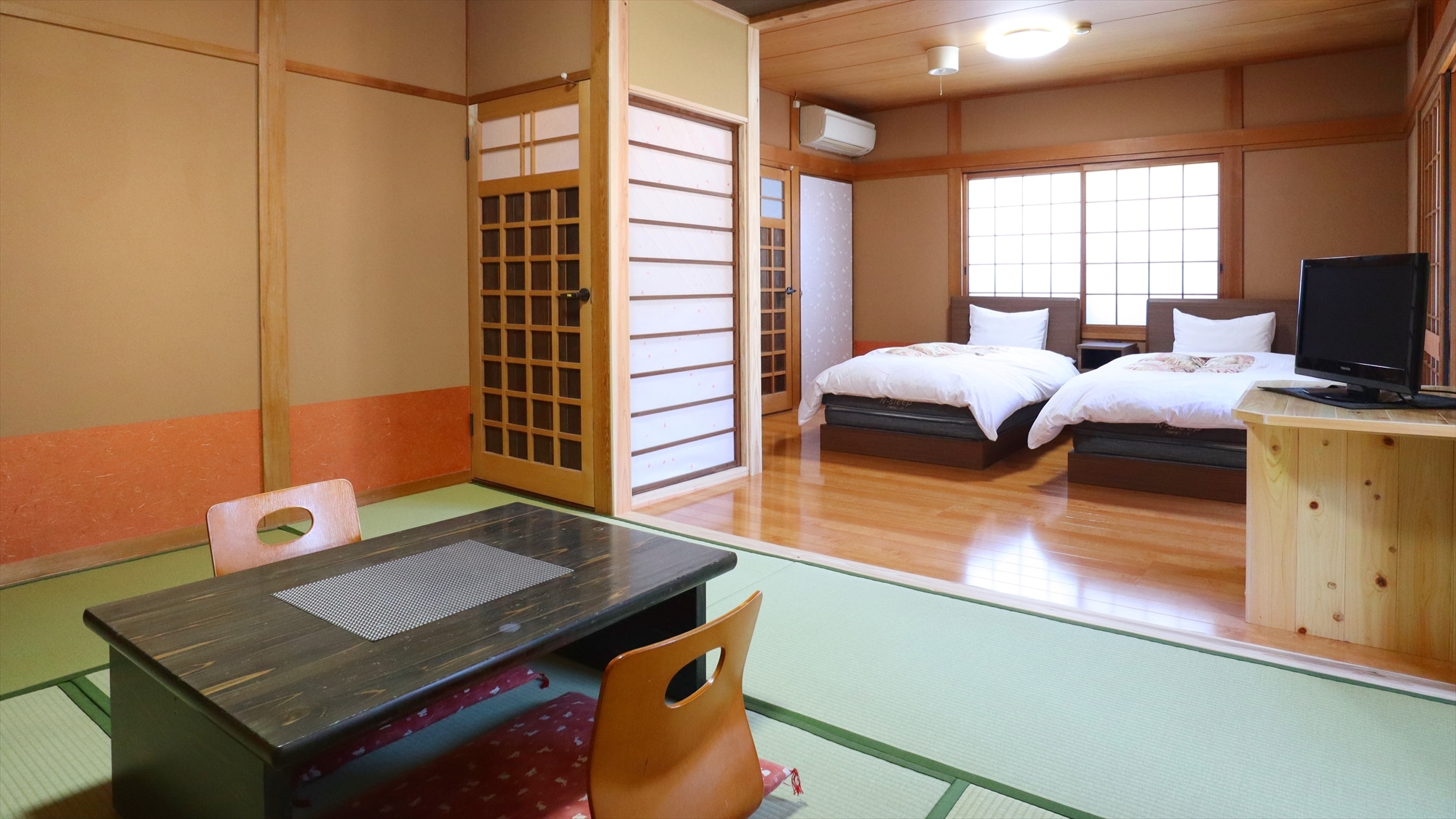 There are two renovated Japanese-Western style rooms.
