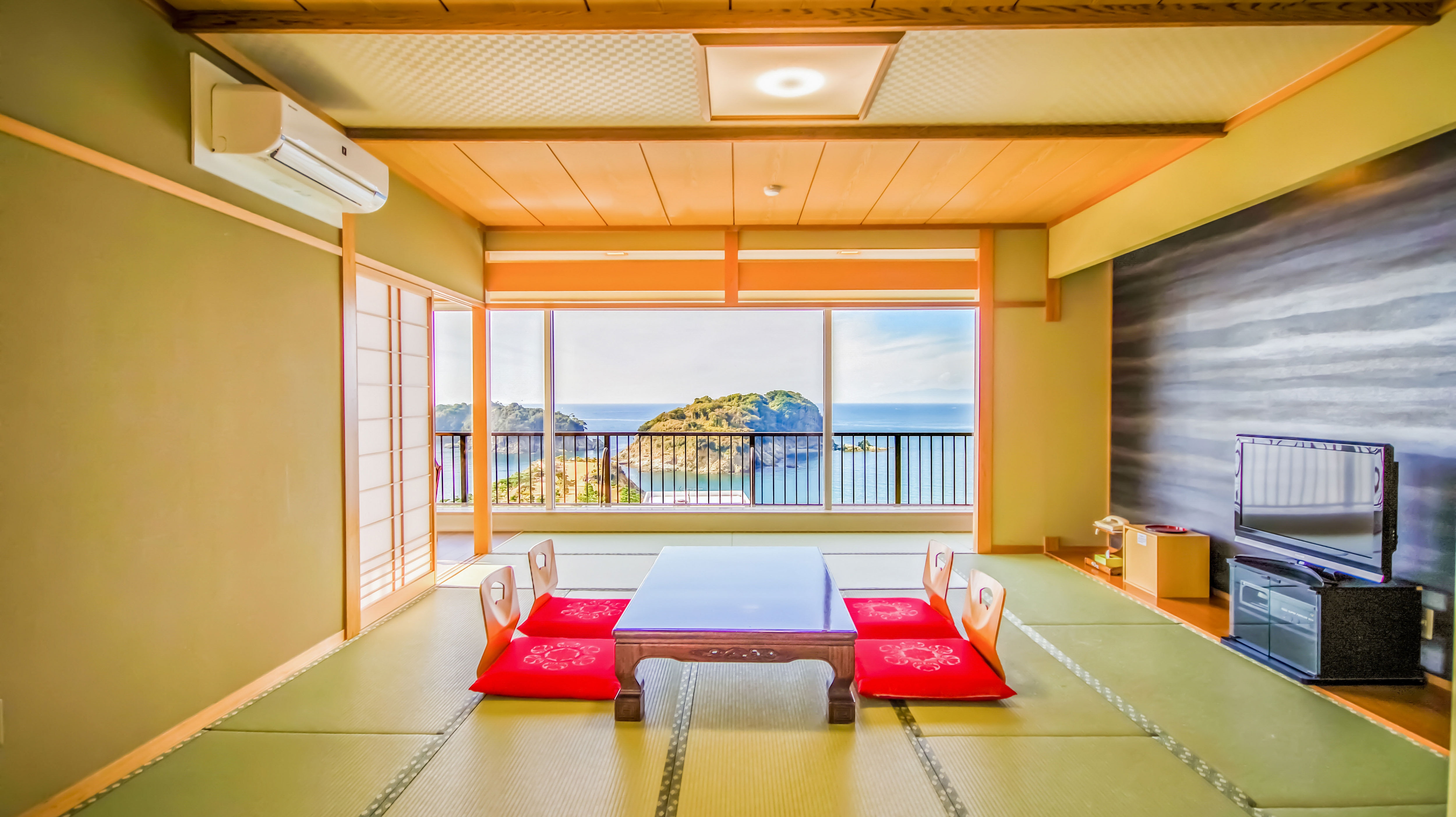 [Two-room room D] Panoramic view sea side corner room 15 tatami mats + Japanese-Western room (non-smoking)