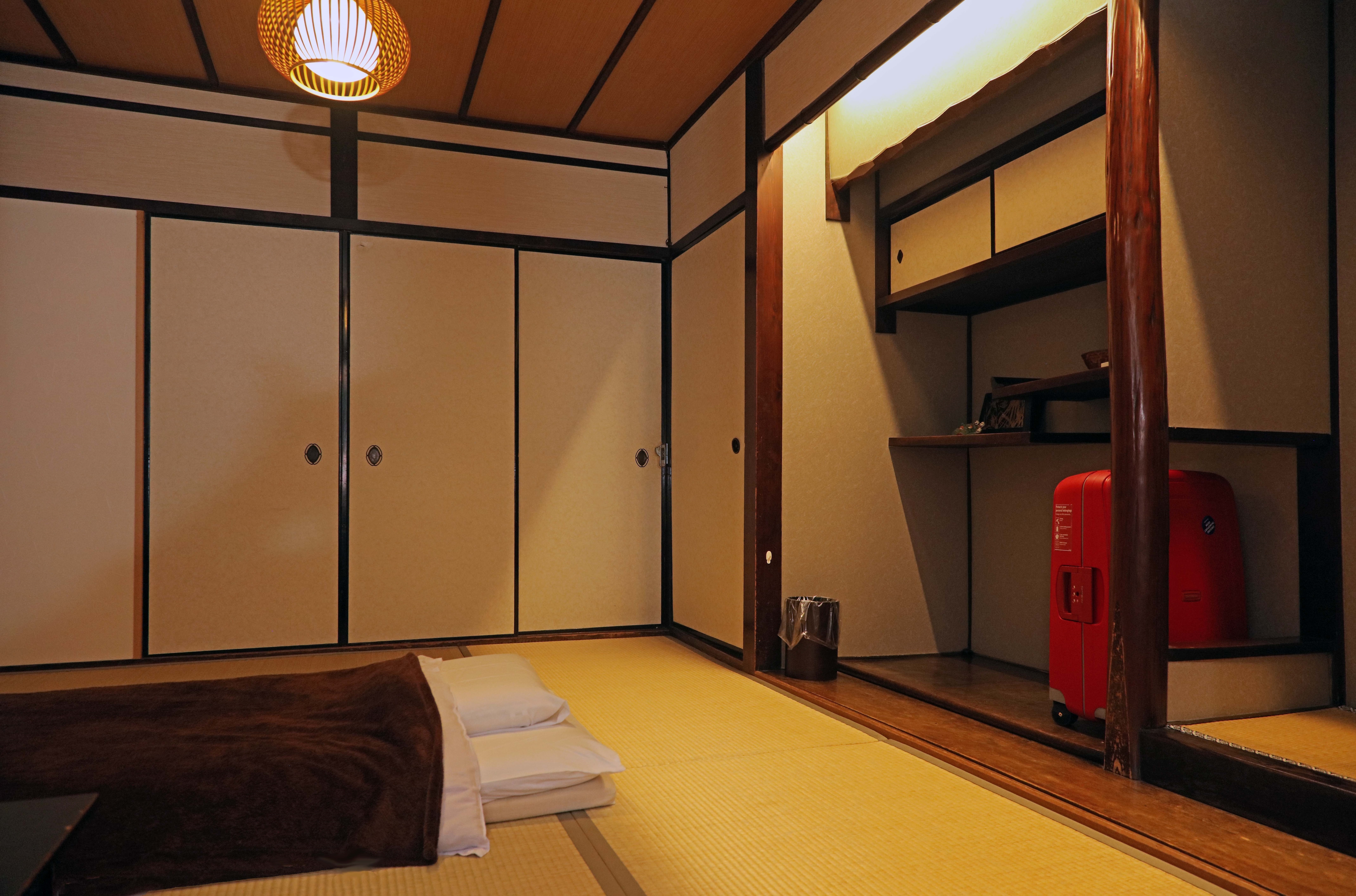 Japanese-style room