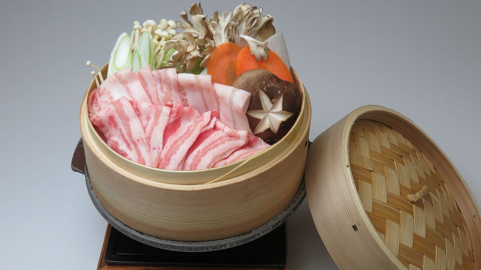 Dinner example: Steamed in a bamboo steamer