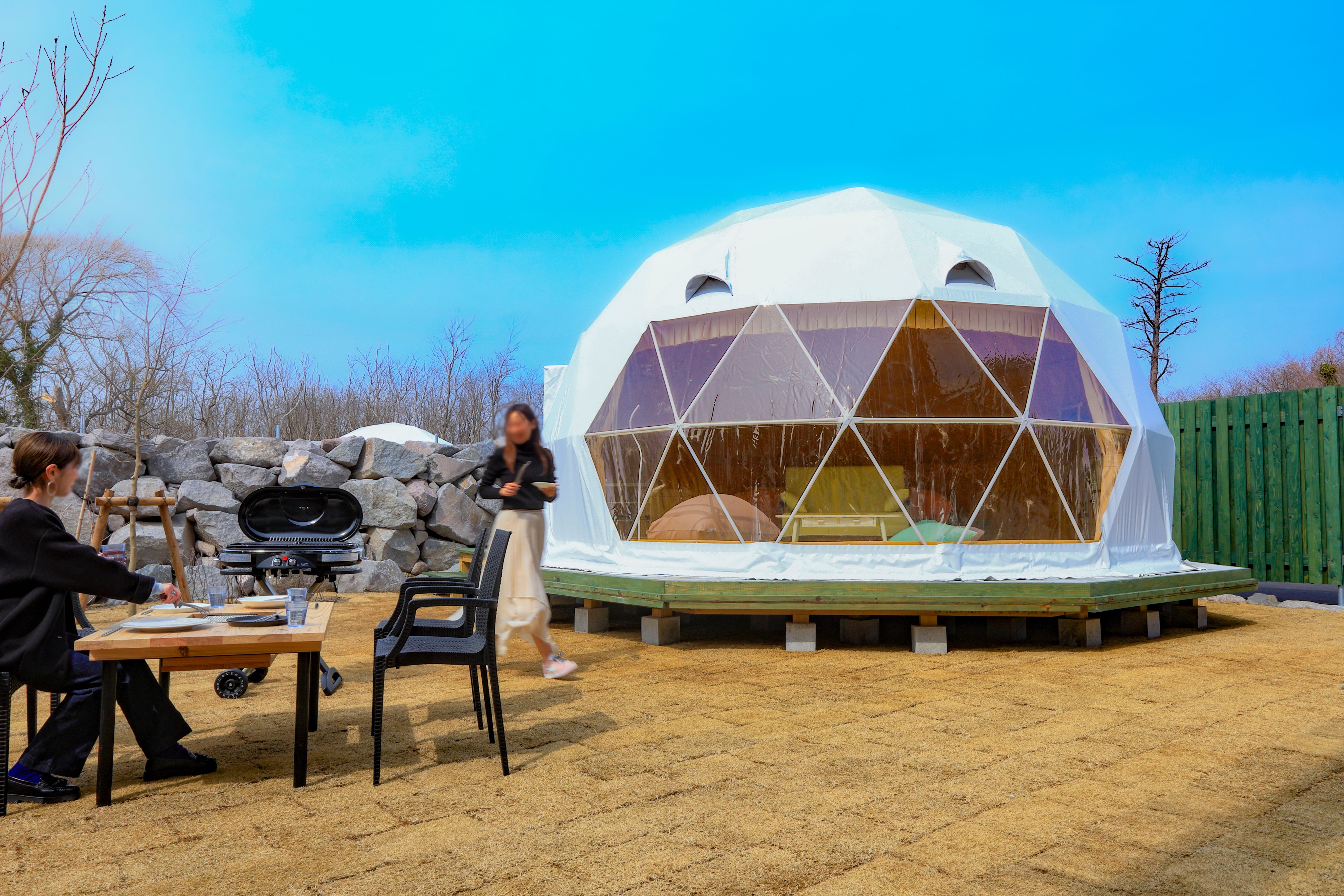 Glamping exterior (daytime)