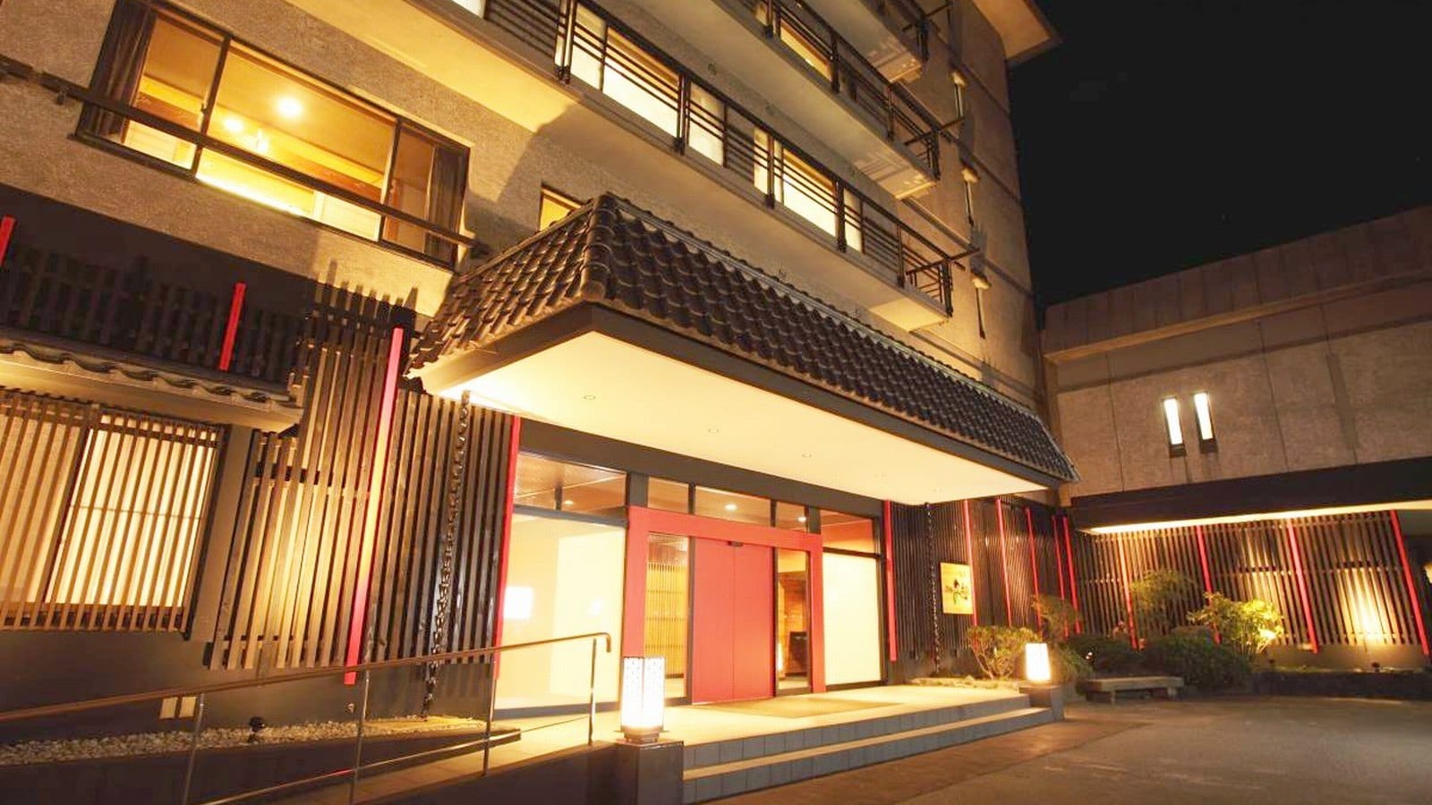 外 観