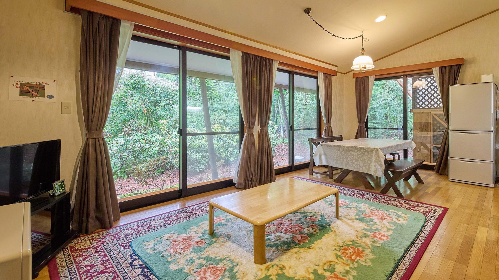・[Shionboshi] A spacious 17.5 tatami living room. Great for social gatherings with large groups of people, such as families.