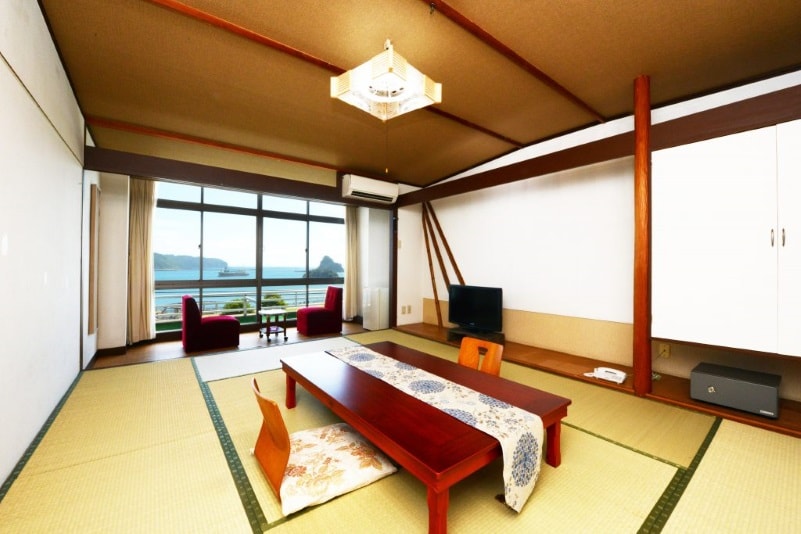 Japanese-style room