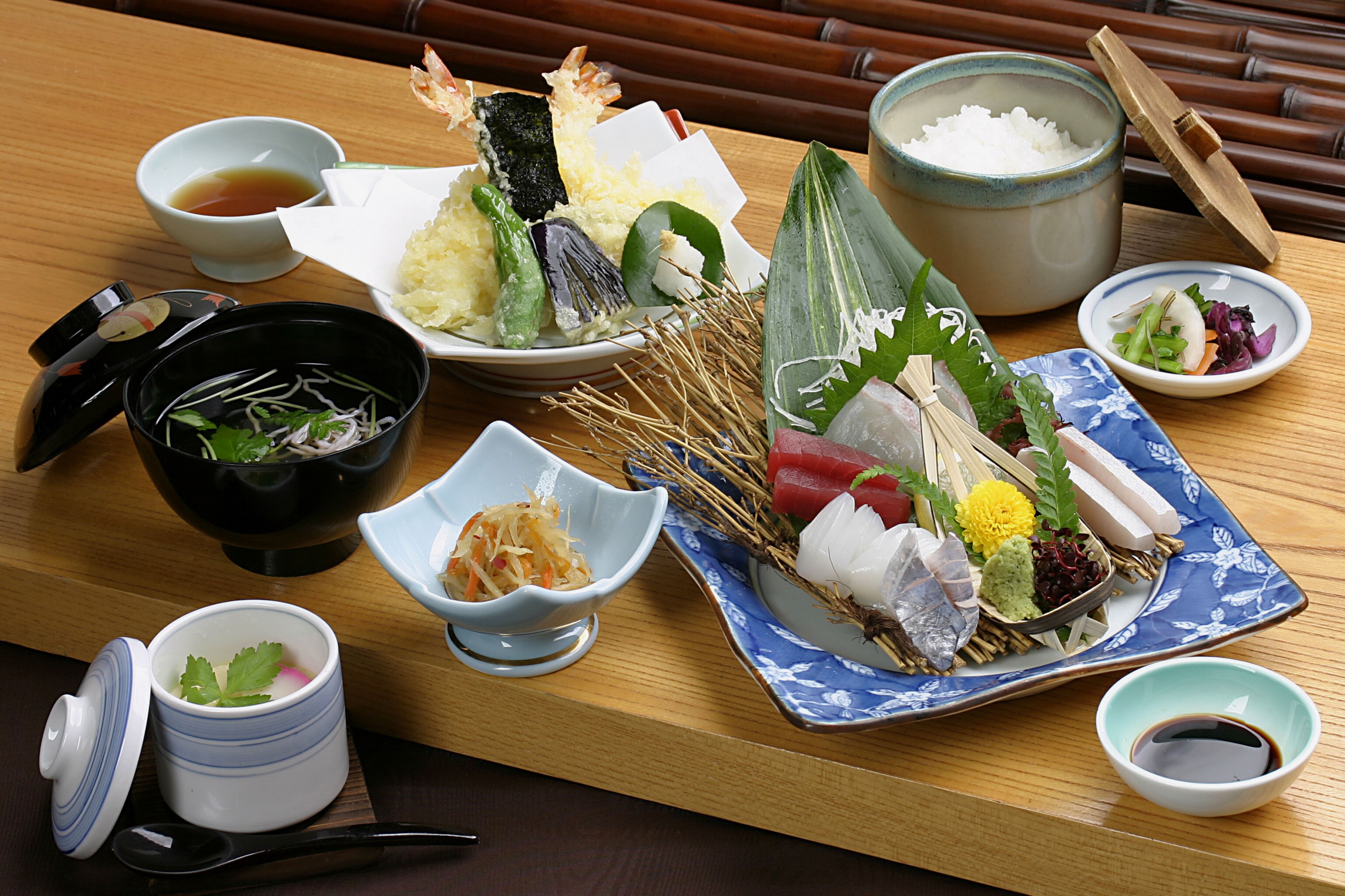 Omakase Warakuzen (example of meal plan)