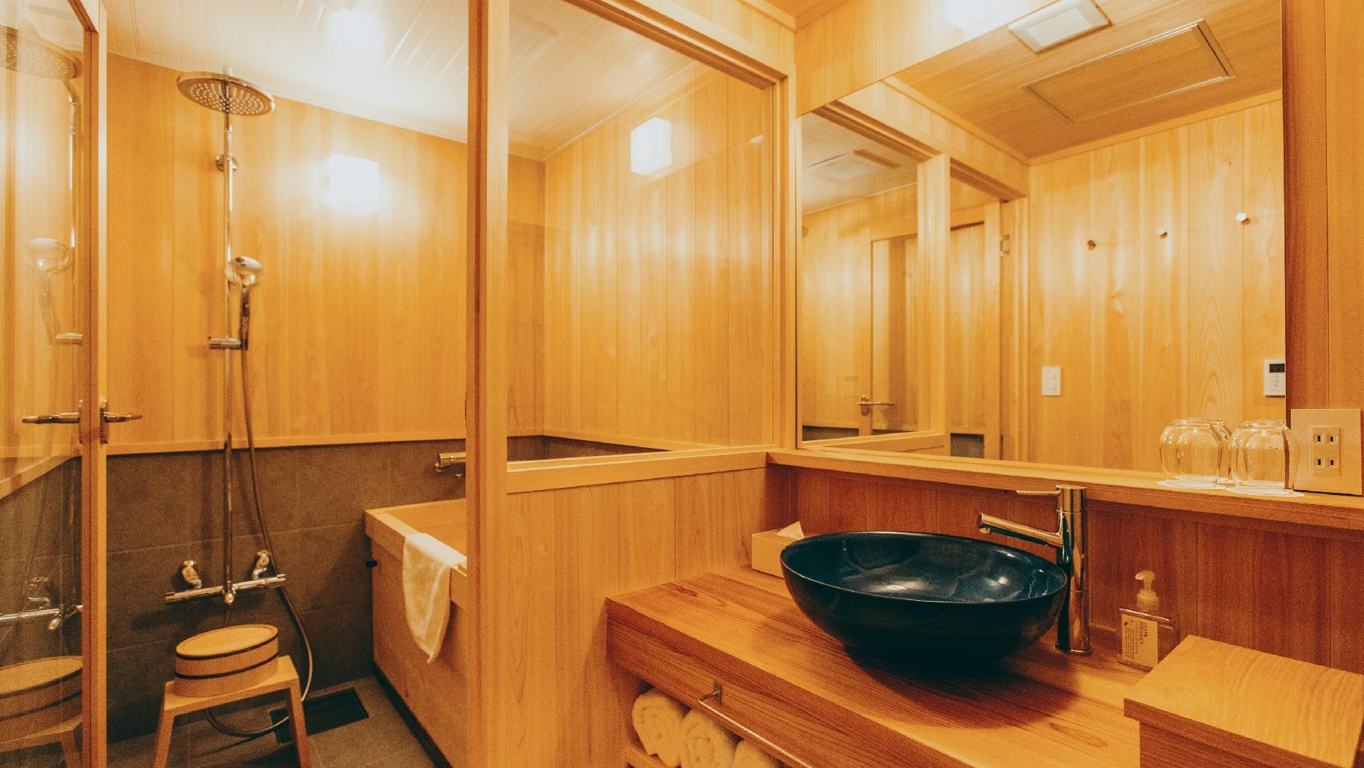 ◆Pueraria <43㎡/Capacity 3 people/Takano Maki bath included/2 beds (semi-double), 1 sofa bed>: Bath