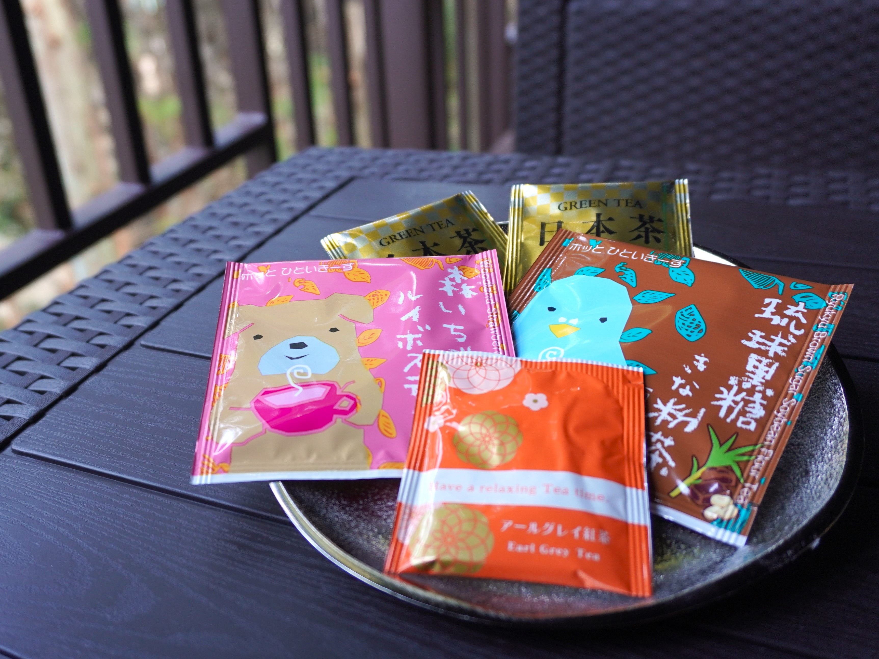 At Kangetsutei and Semi-Suite, tea is provided in your room.