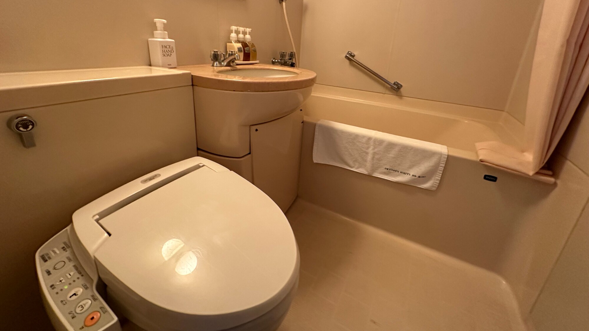 [ห้องพักแขกทั่วไปของอาคารหลัก] ห้องอาบน้ำ