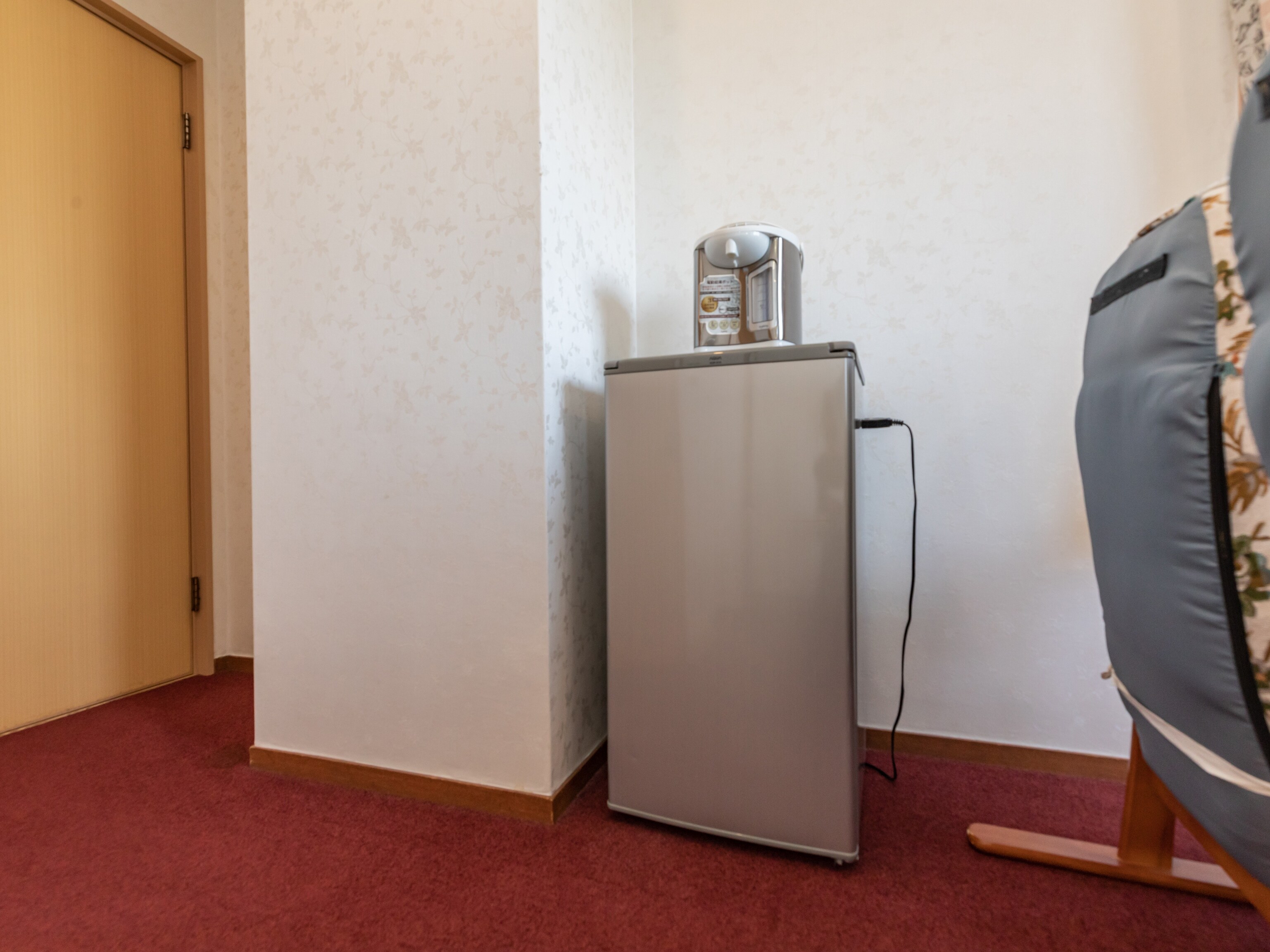 [Non-smoking] Japanese-style room for 1-3 people (with toilet and shared bathroom) 8 tatami mats