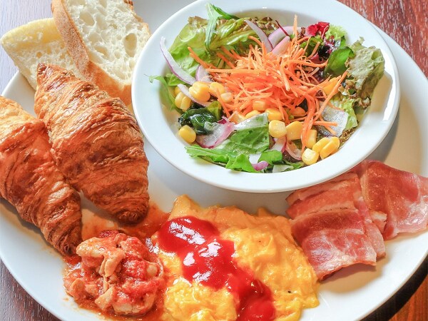 An example of serving Western food