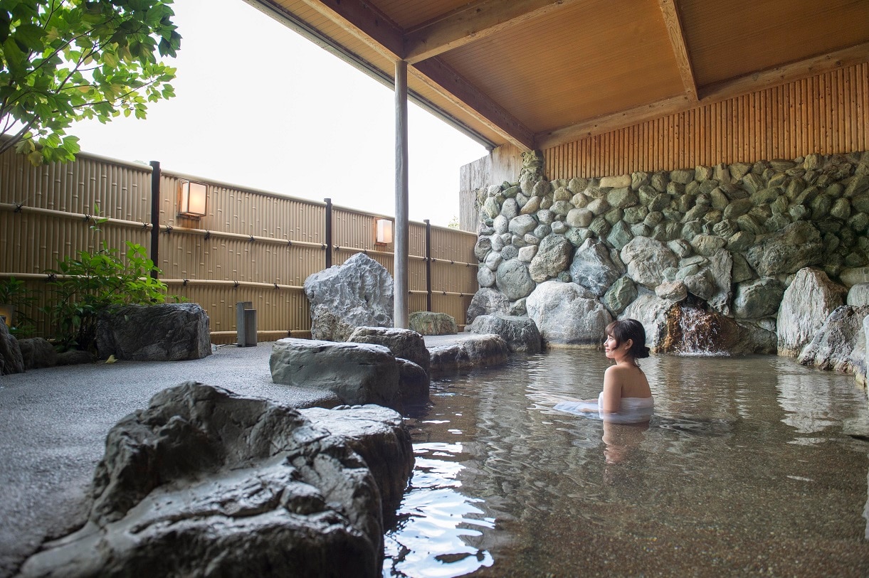 Open-air bath