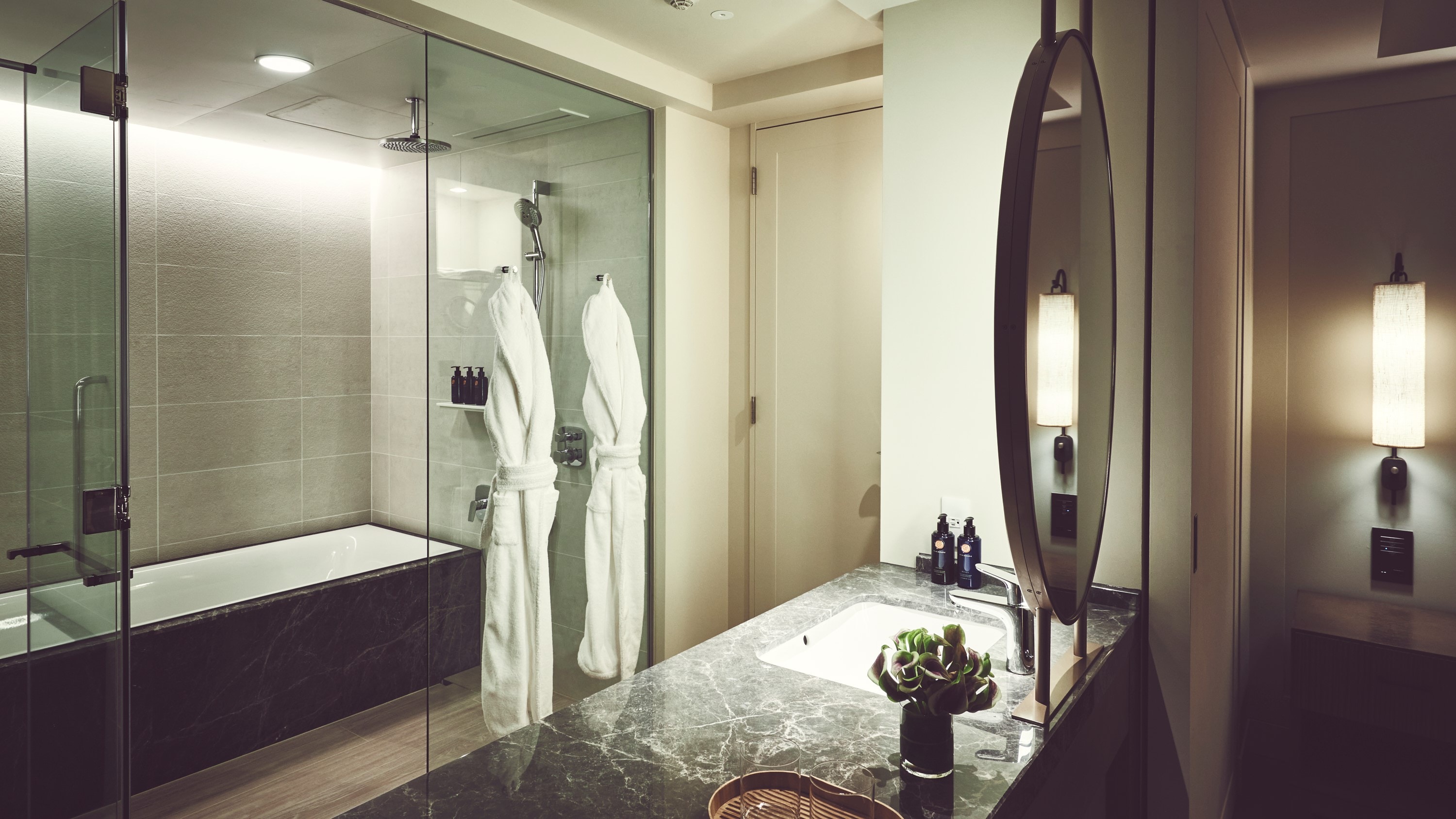 ■ Kamar Mandi (Club InterContinental)