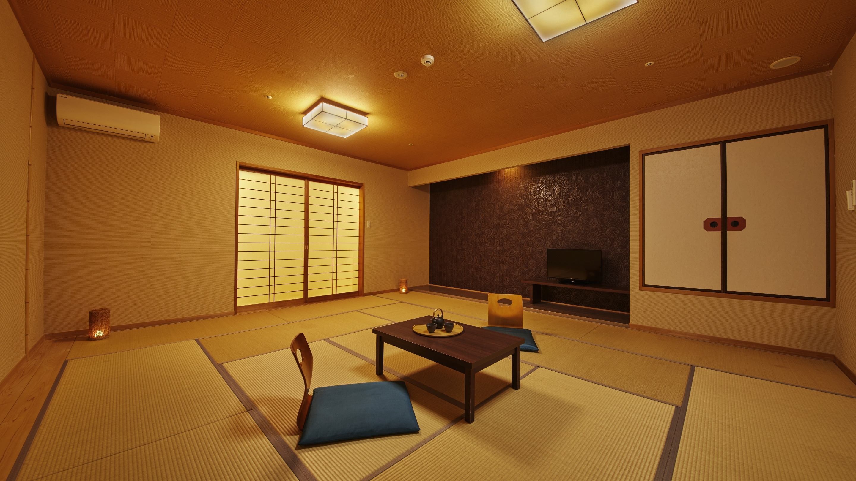 Standard Japanese-style room (15 tatami mats) *Example of a guest room