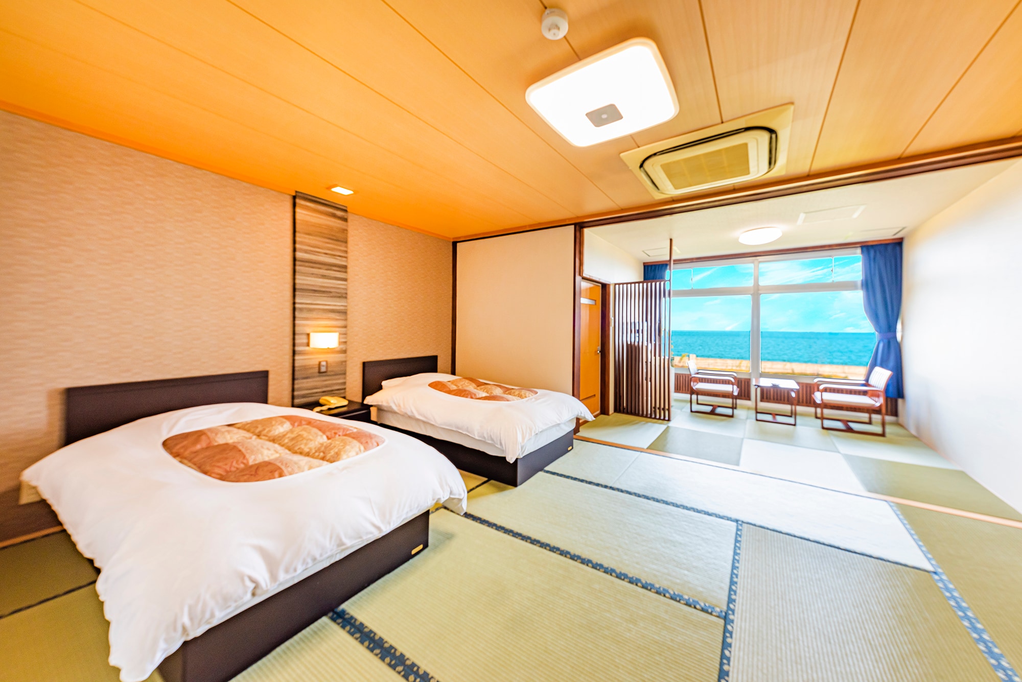 Japanese-style room (tatami mat with twin beds) (sea side only)