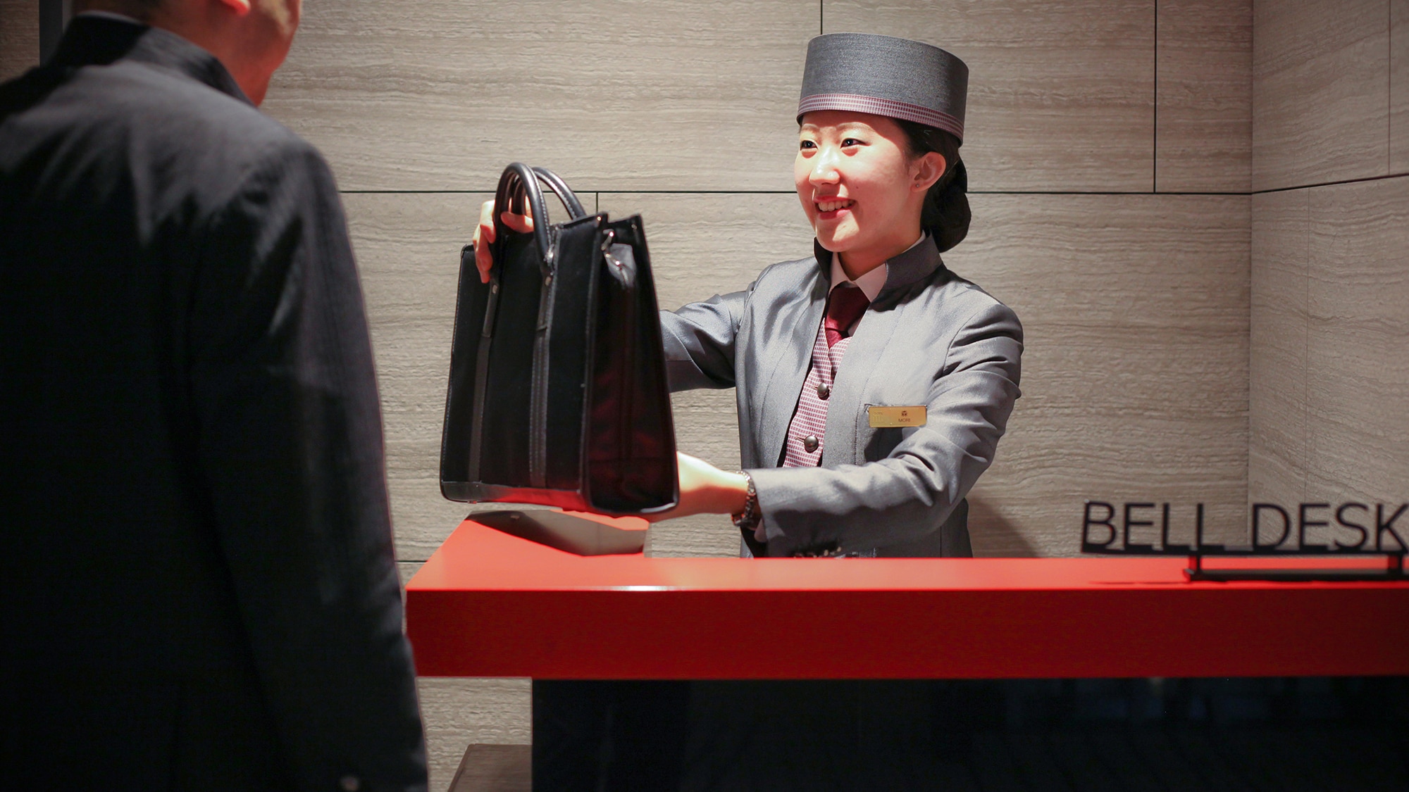 [Cloakroom] We will store your luggage before and after check-in on the 1st floor.
