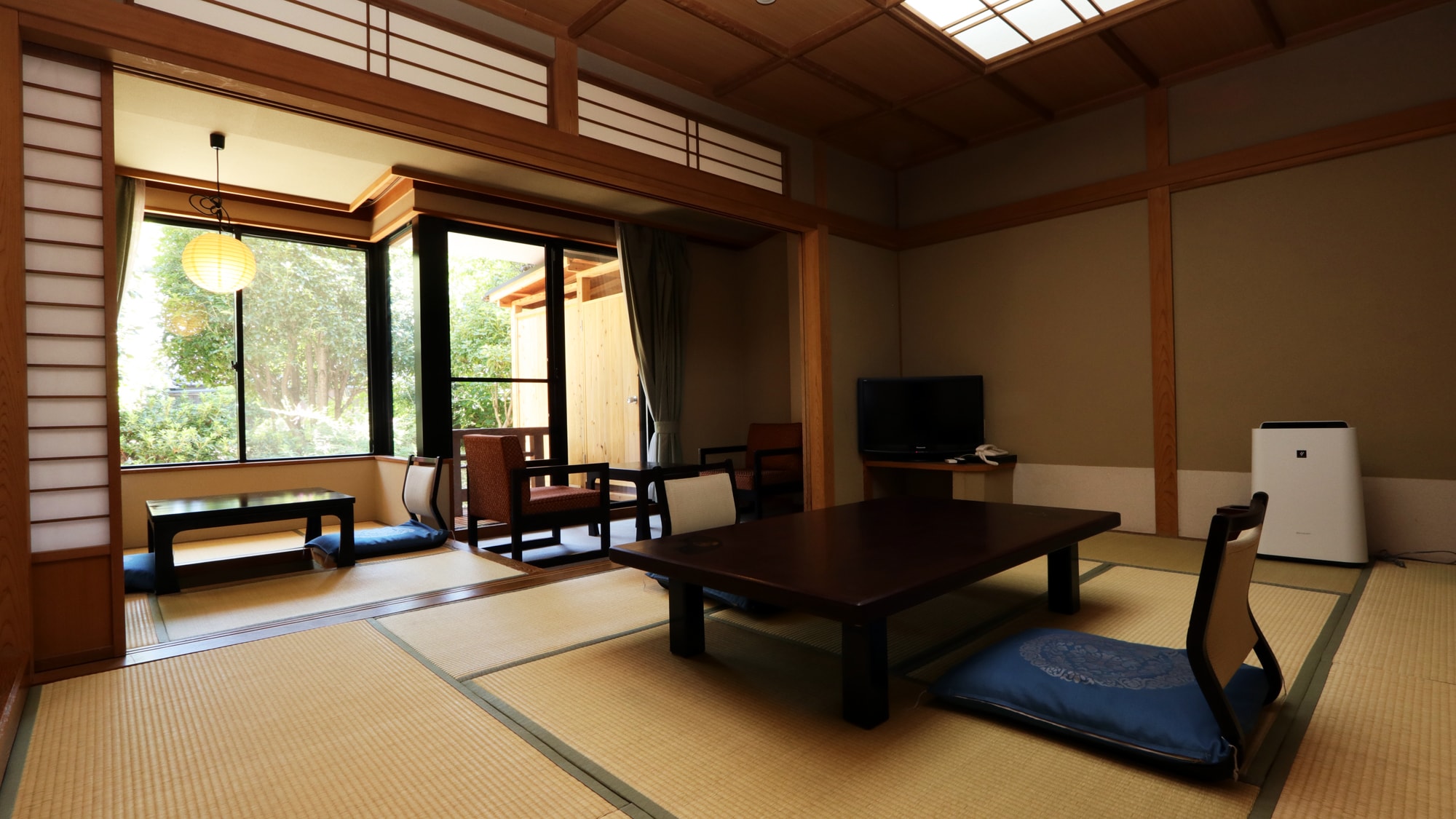 *Guest Rooms_Chikuma