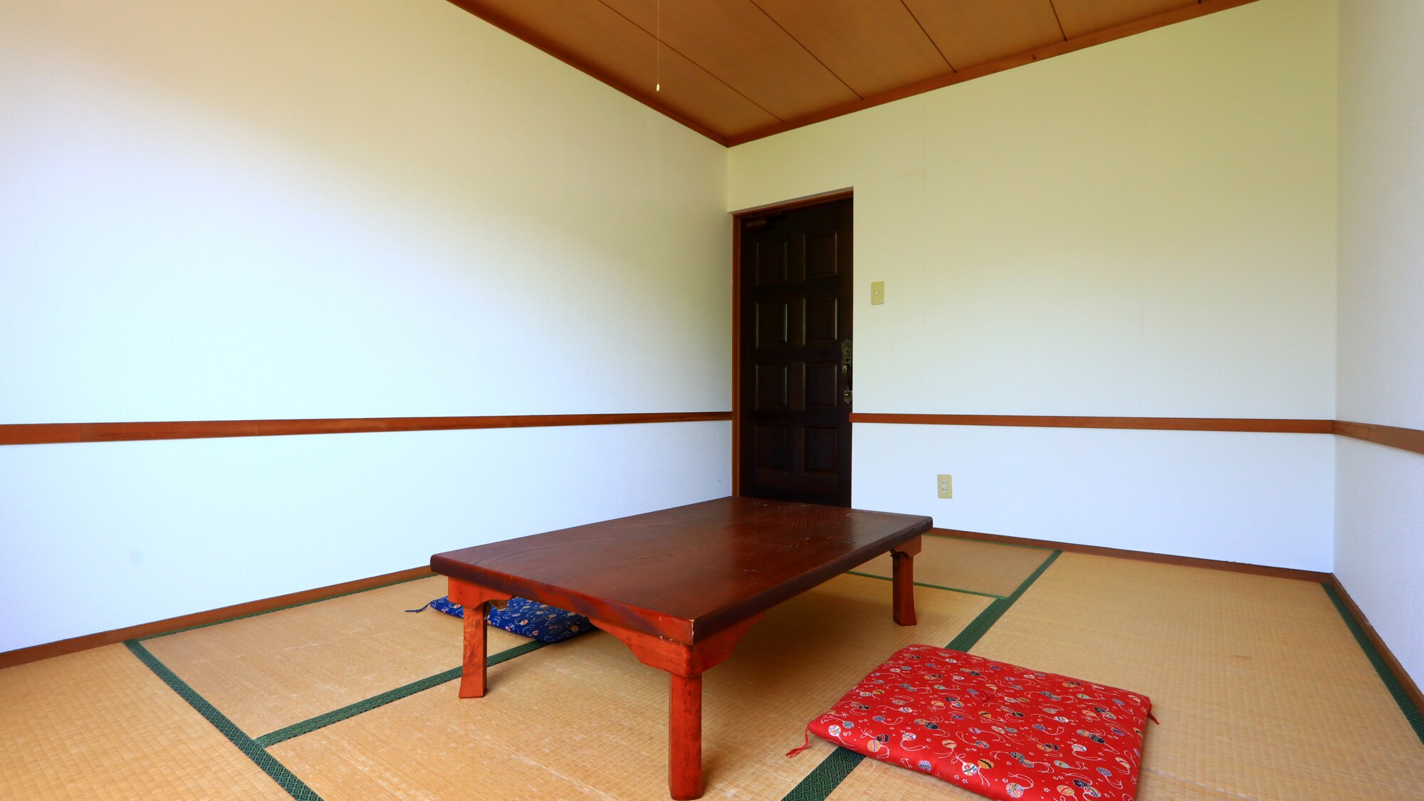 [Main building/6 tatami mats] A room with a calm atmosphere.