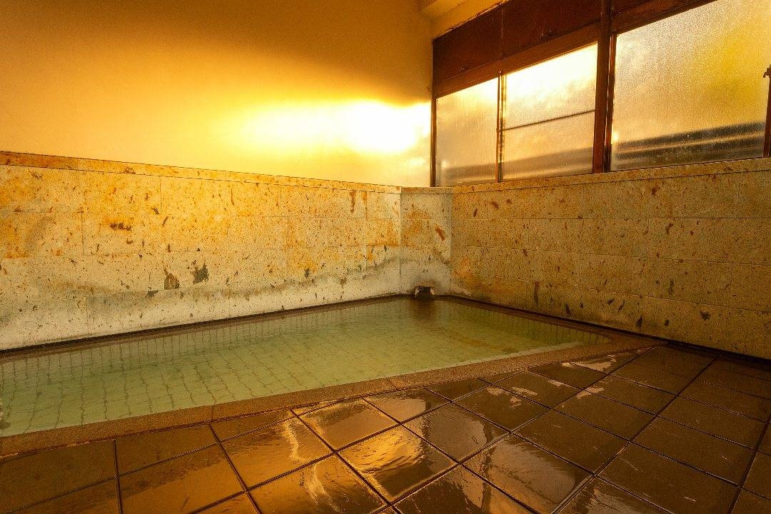 "Sato no Yu" - a hot spring bath with water flowing directly from the source.