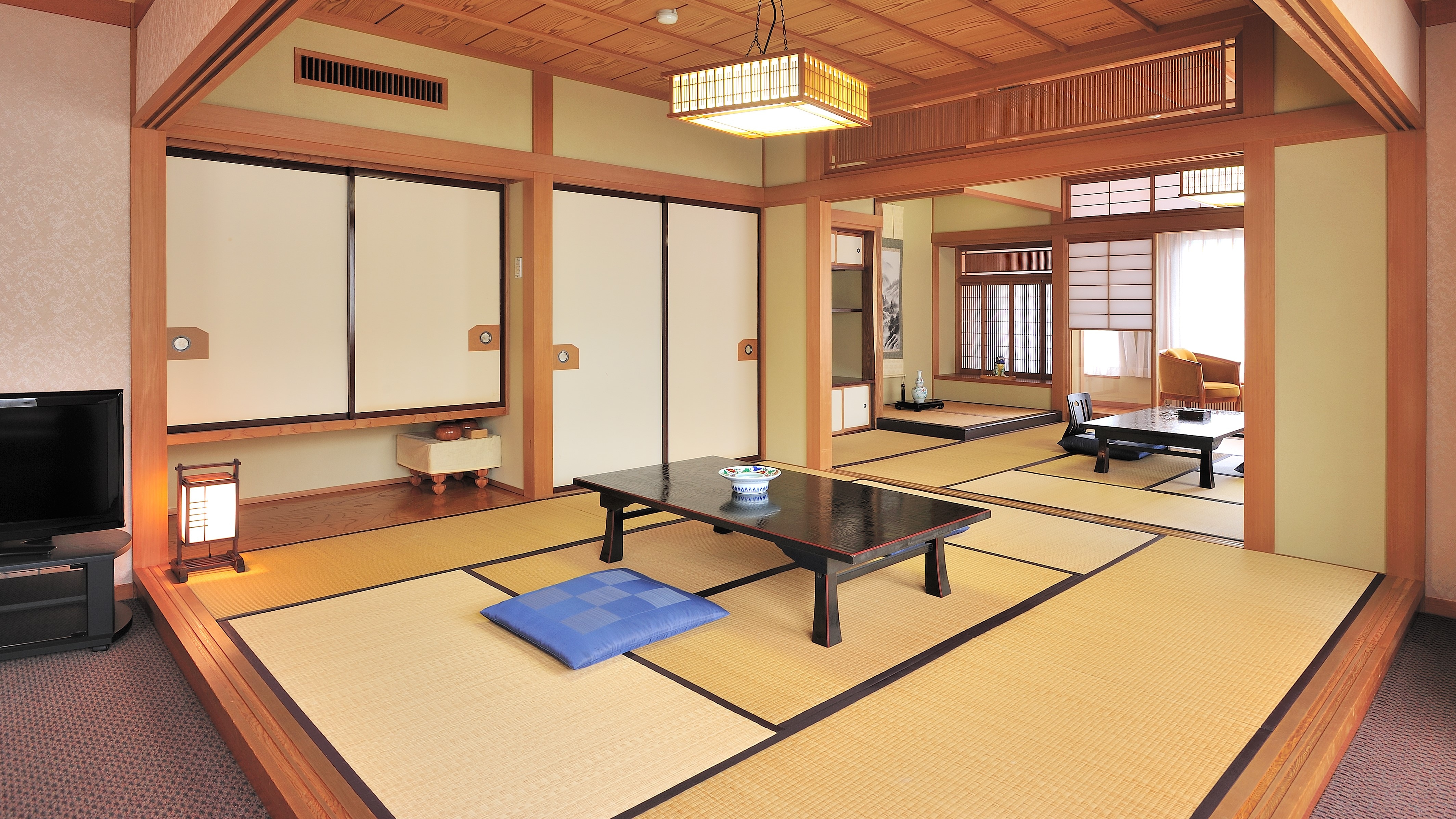 Kamar bergaya Jepang 10 tikar tatami + 6 tikar tatami + ruang tamu dengan bak mandi dan toilet
