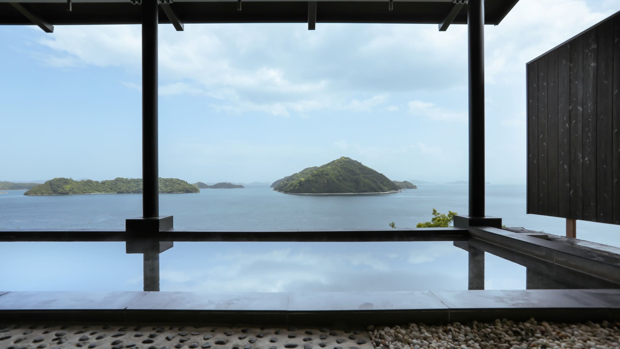 ■Open-air bath■The open-air bath will be renovated in April 2023! The beauty of the Seto Inland Sea's islands is ranked first in the nation in the 2024 Hot Spring General Election in the Stunning Scenery category.