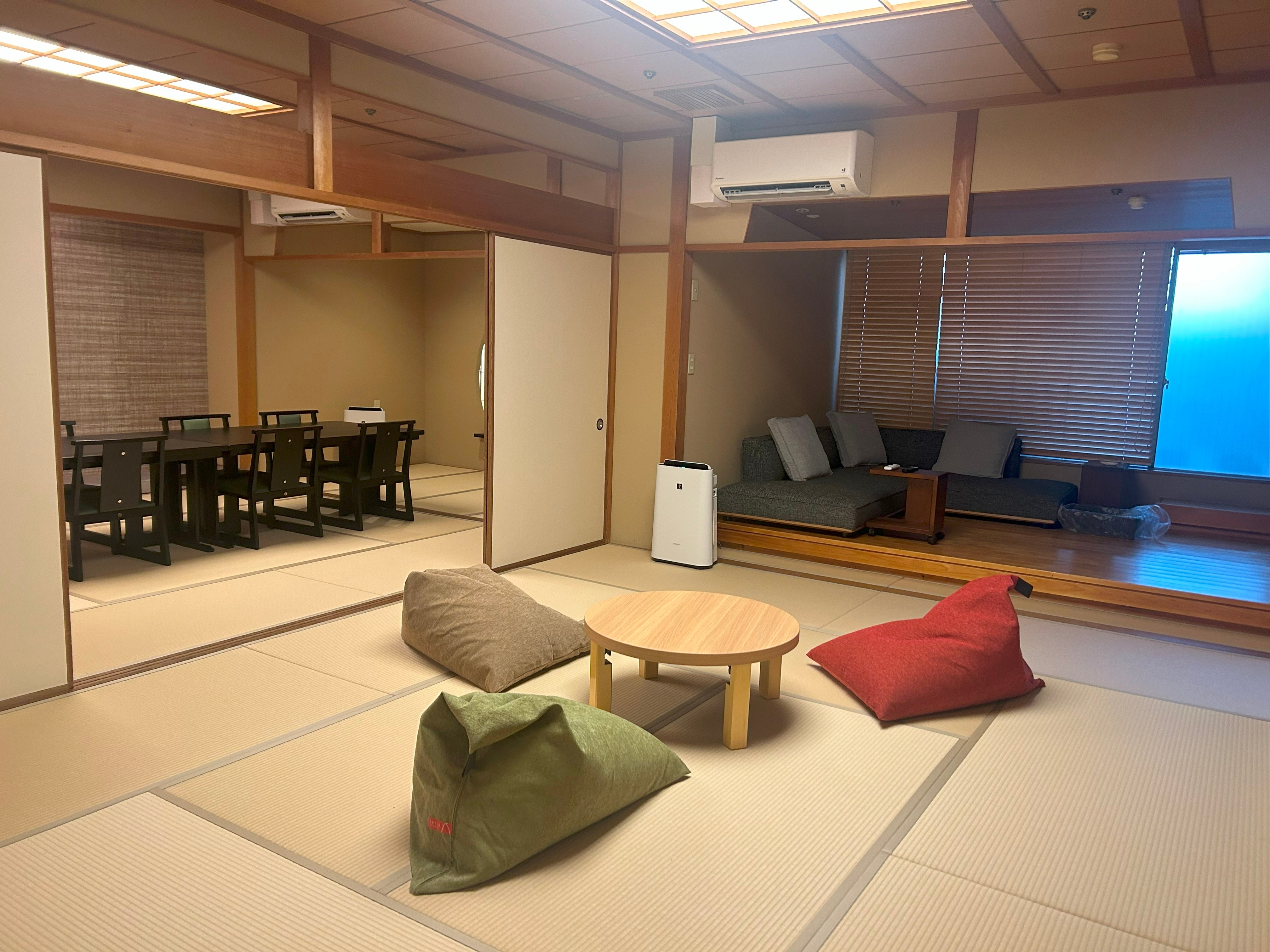 2 rooms with dew