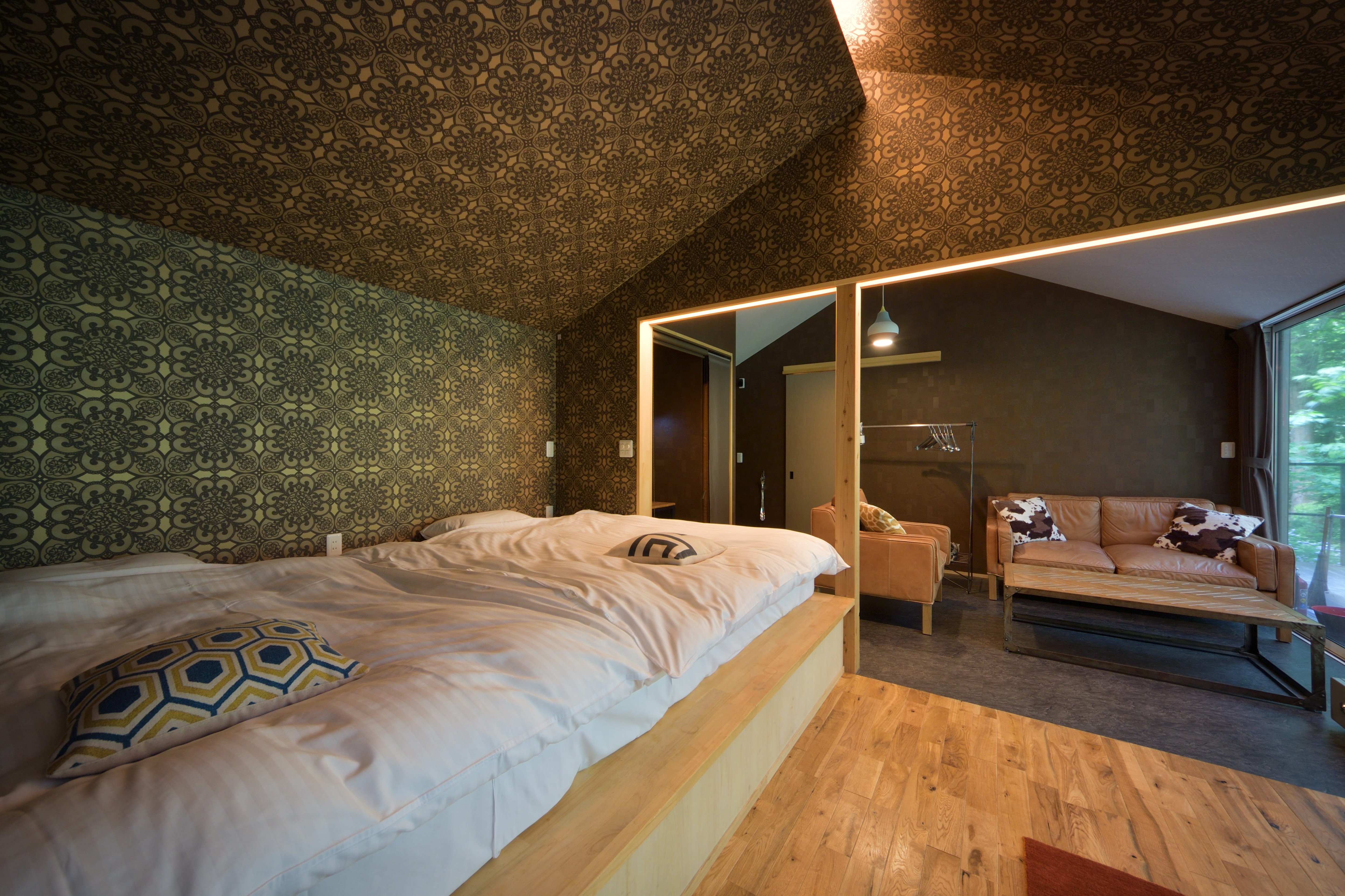 Brown Premium: Bedroom