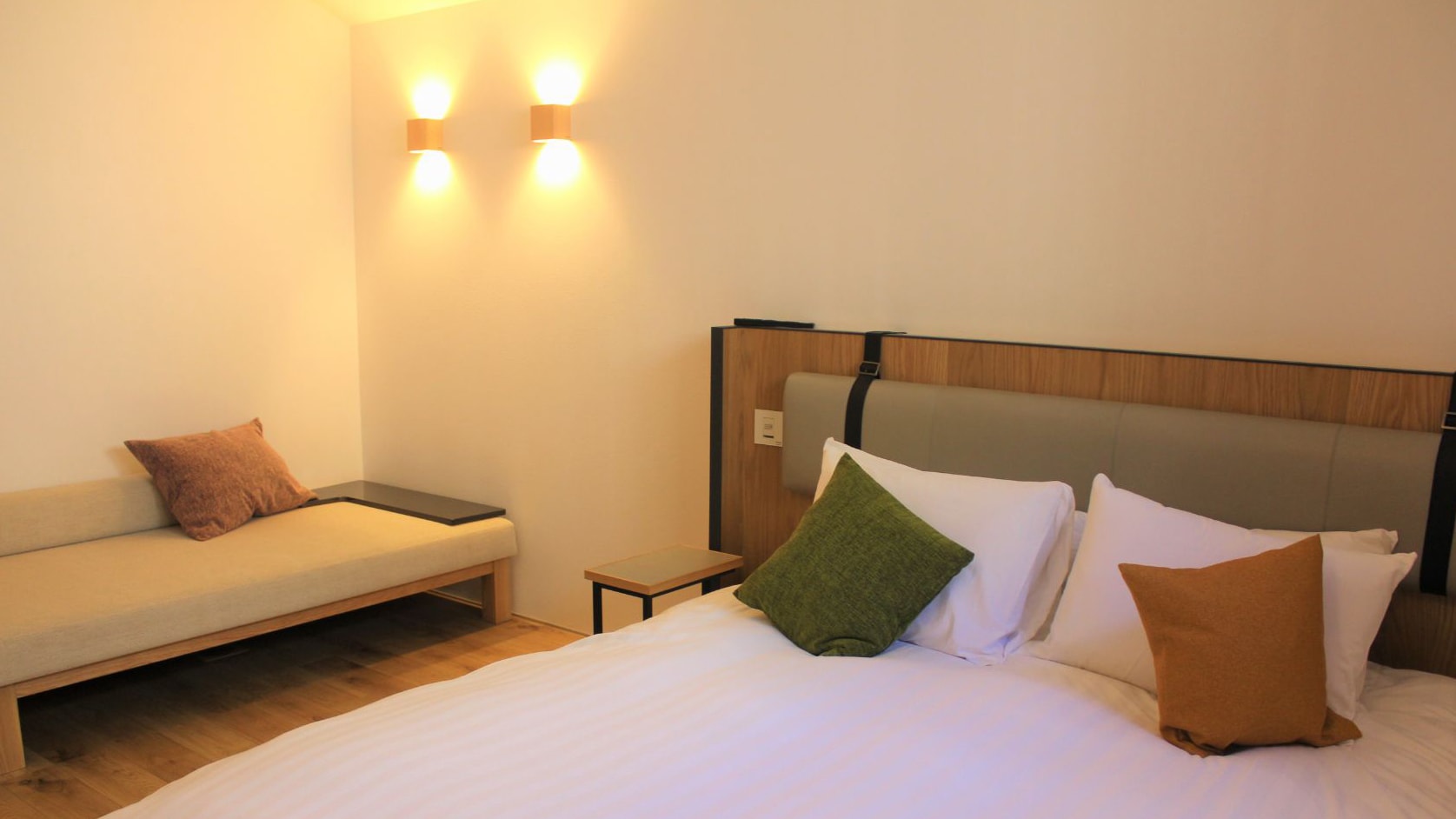Room 111 / Cielo