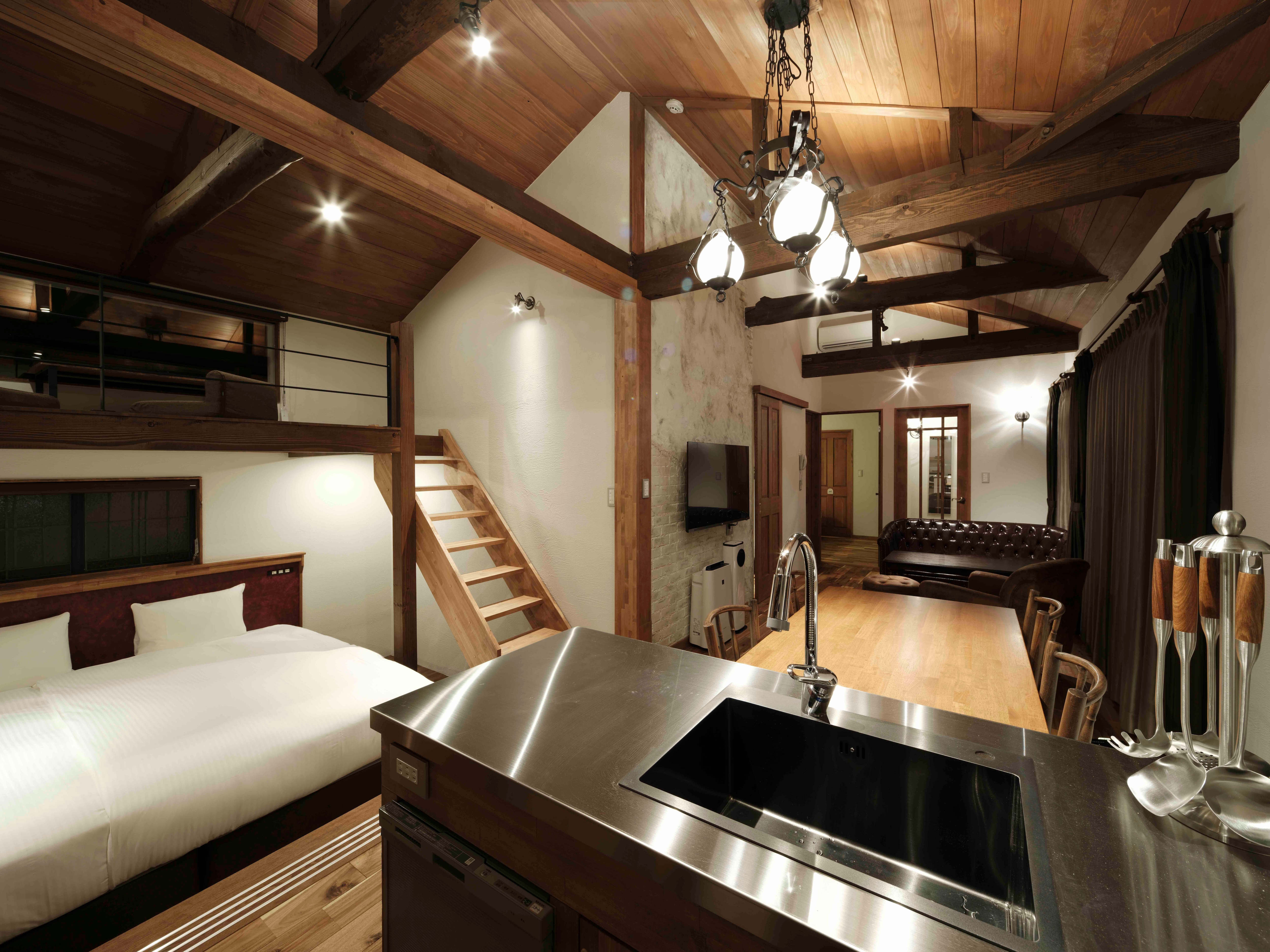 Antique Cottage North -North Building-
