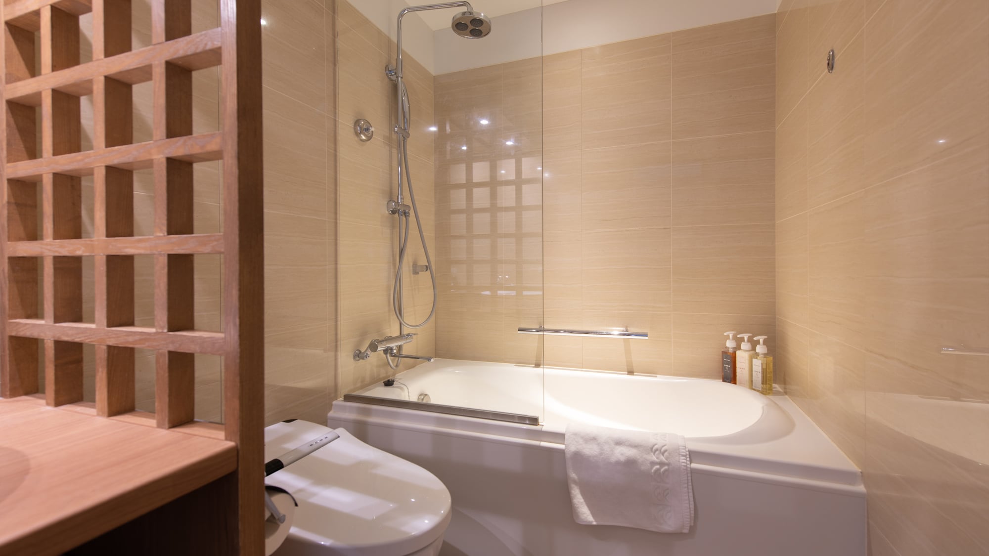 [1 bedroom / 2 bedroom] Bathroom