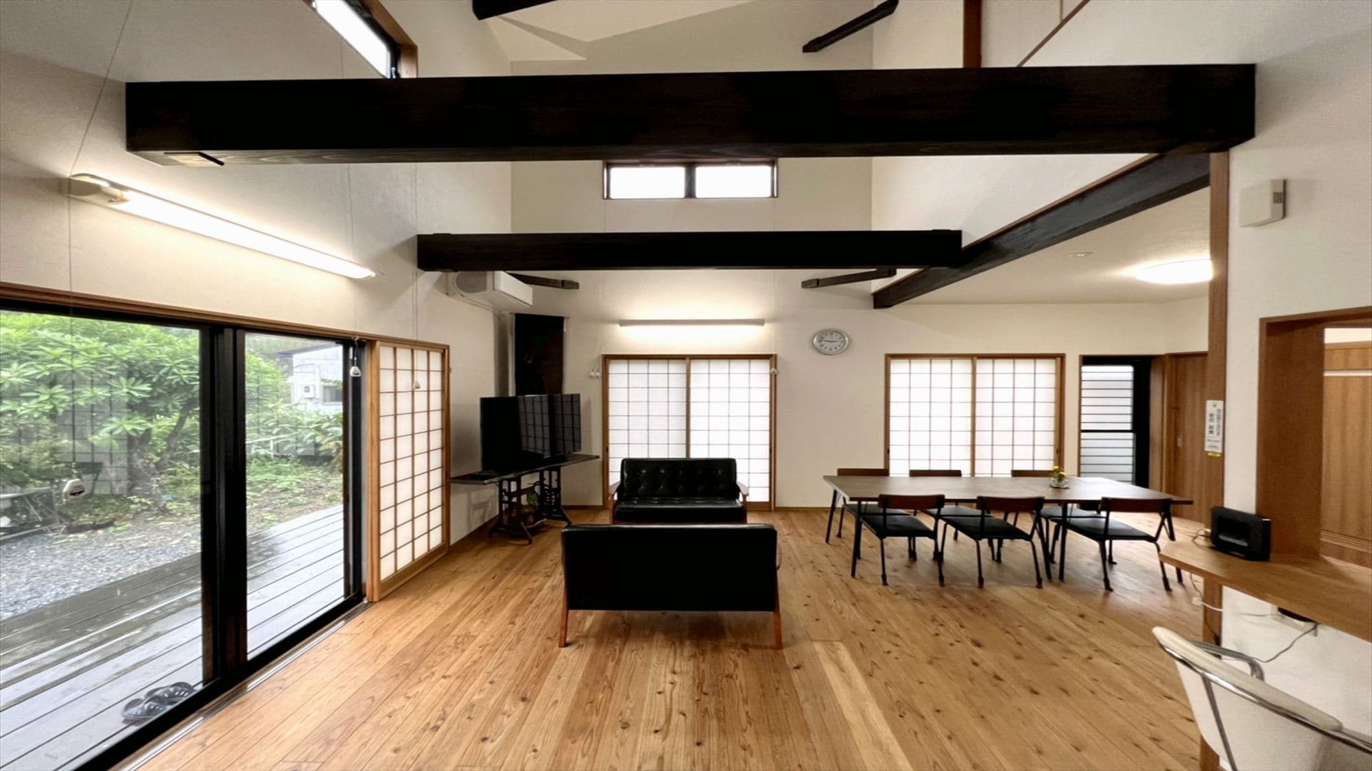 1F living room