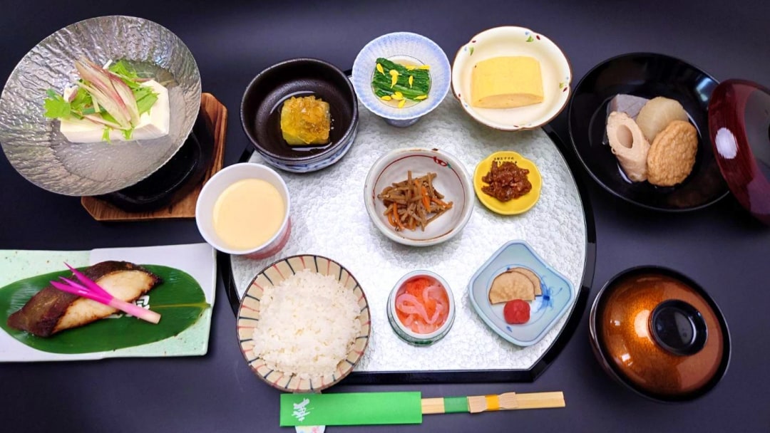 유지 아침 식사