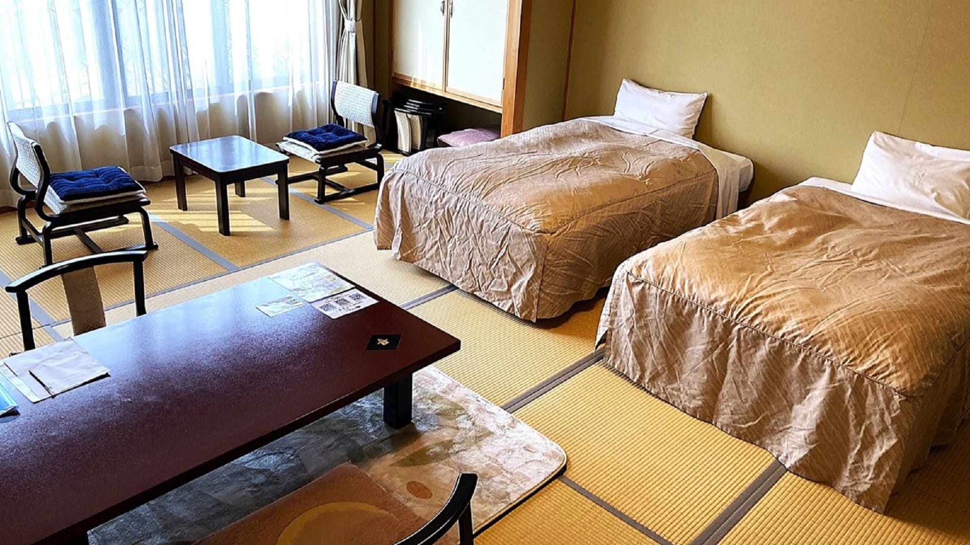 An example of a 12 tatami Japanese-style bed