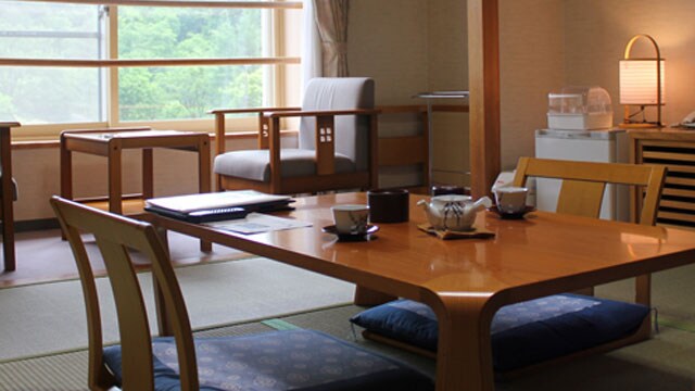 Japanese-style room (8 tatami mats)