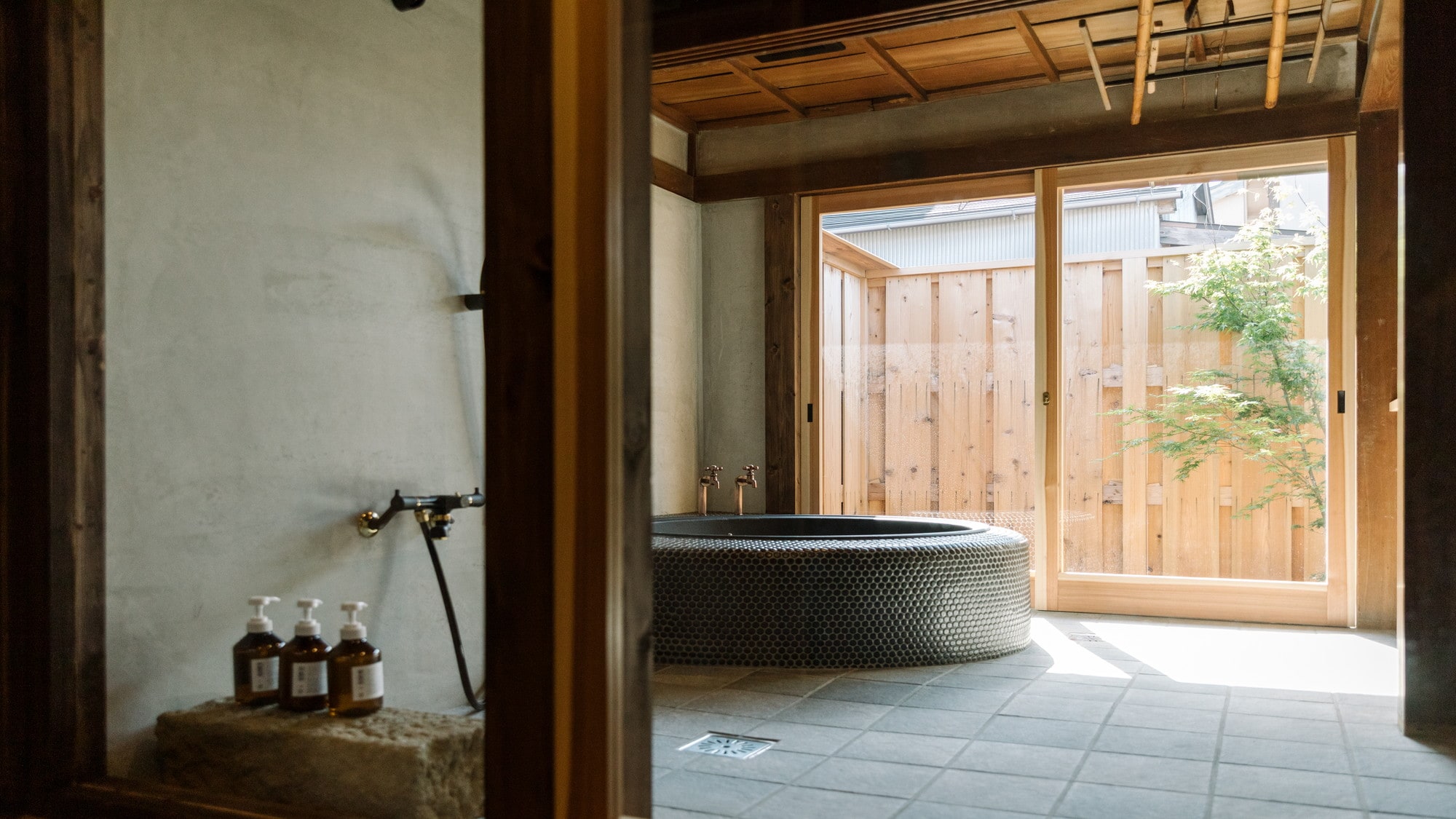 Uematsu 302 | Enjoy a relaxing time in the Goemon bath.