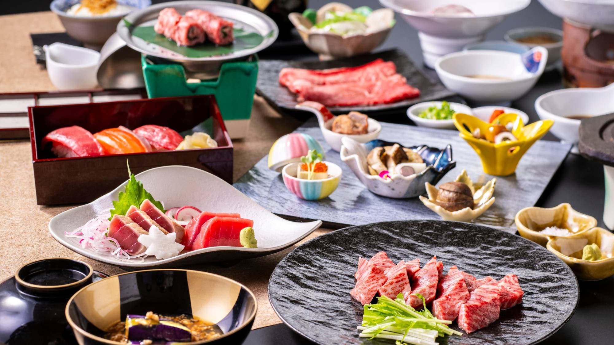 [Premium Rurizen] This is our highest grade banquet meal, which includes Koshu beef grilled on lava stones*