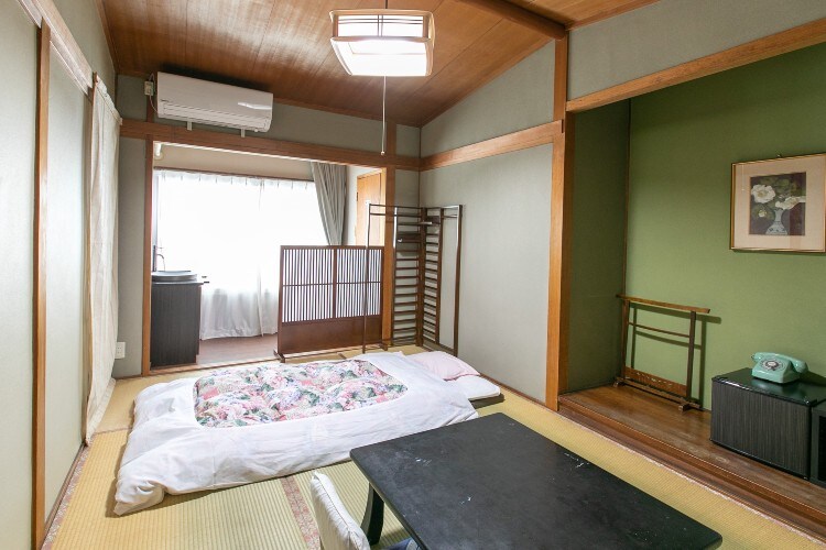 Japanese-style triple room