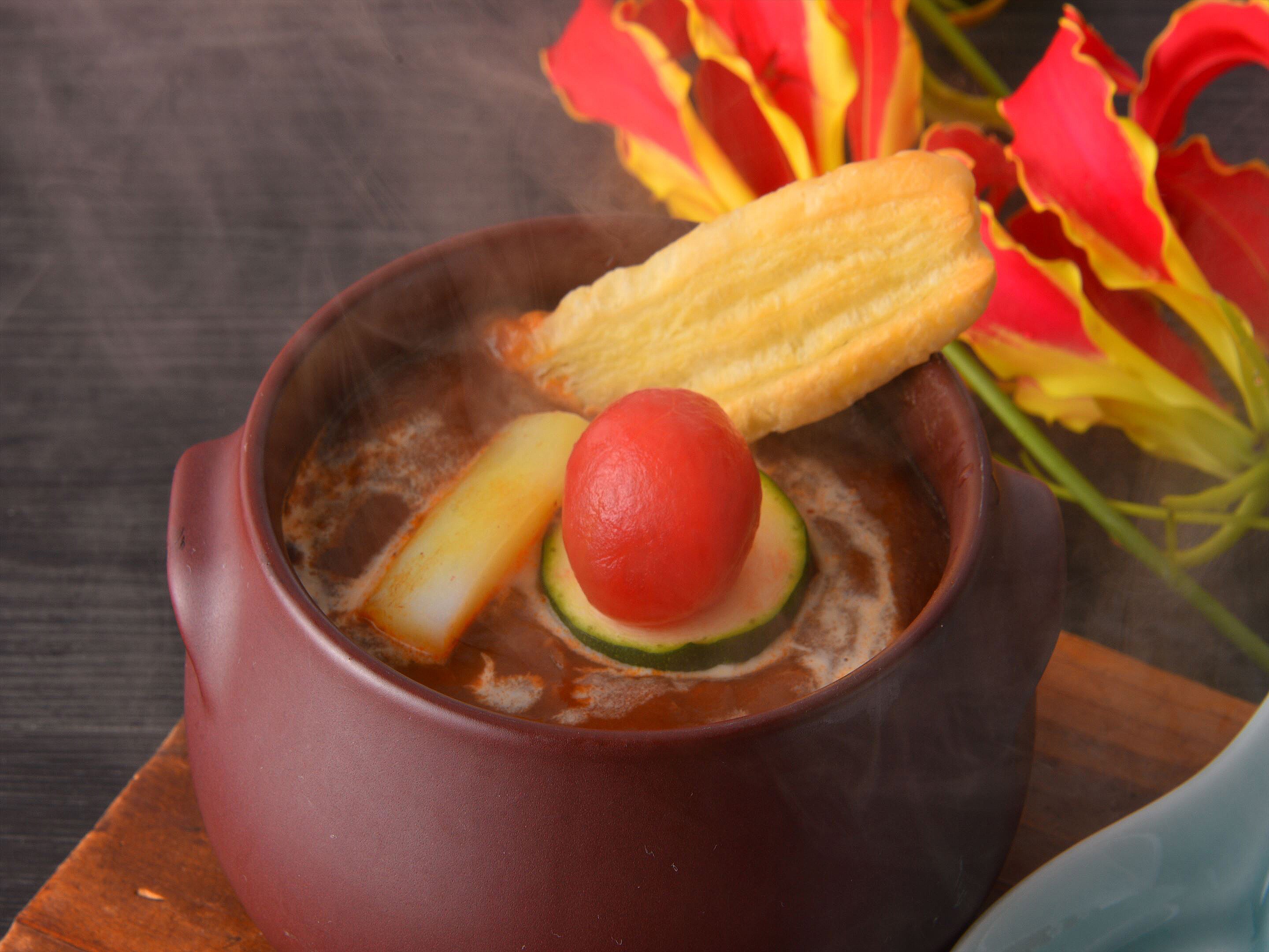 Rebusan daging sapi dengan saus demiglace ala Jepang yang dibuat khusus oleh Konishi Hotel