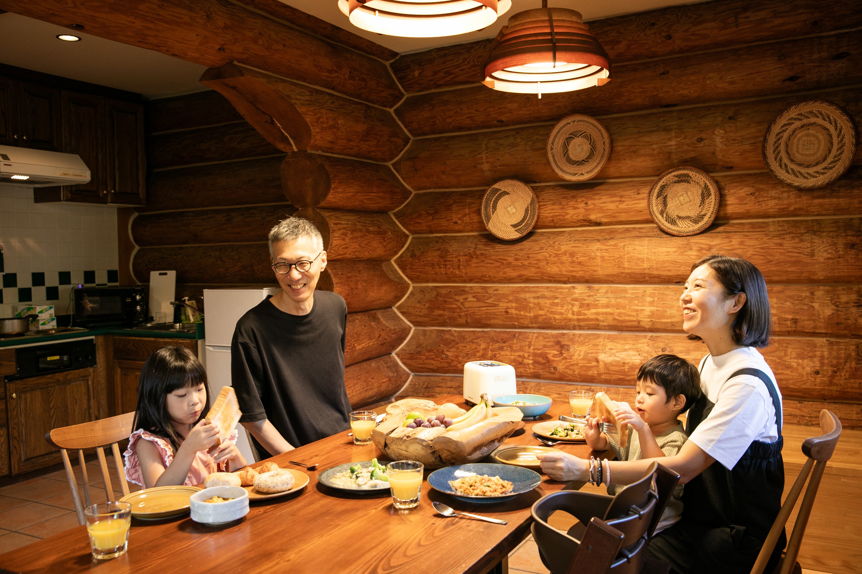 房間內早餐圖片