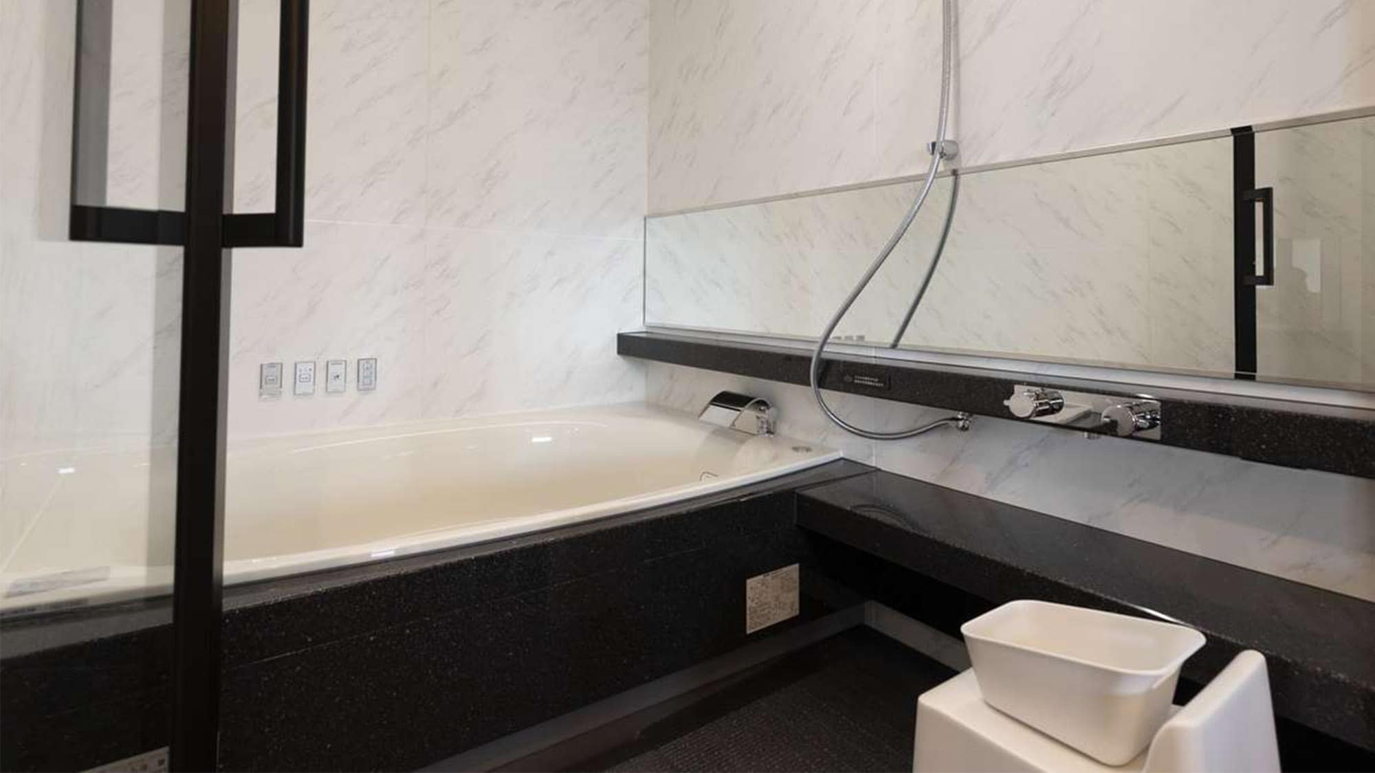 The concept of the bath is a feeling of liberation.