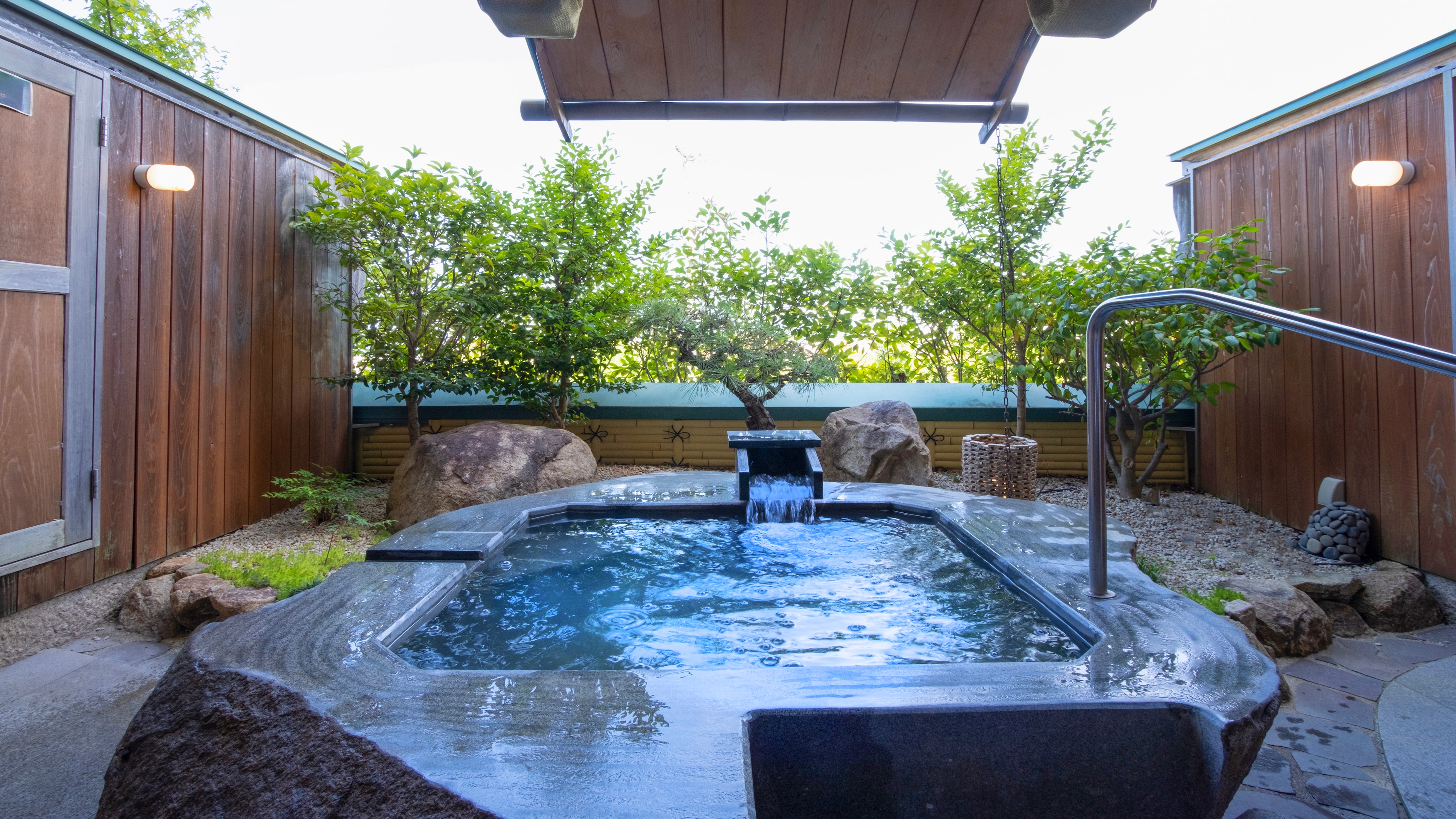 ◆Natural hot spring ◆Rock open-air bath [Japanese-style room]
