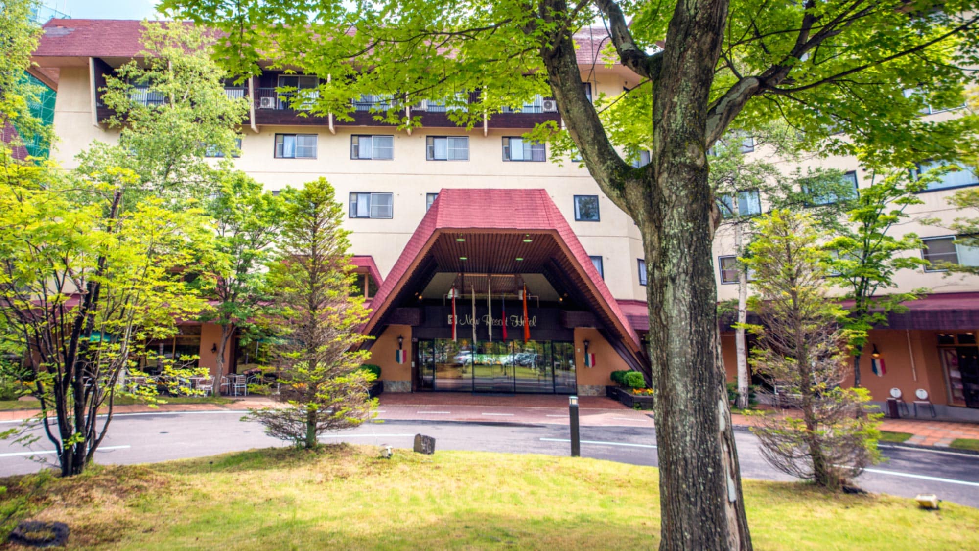 [Exterior / Spring / Summer] Mountain resort with an altitude of 1200m