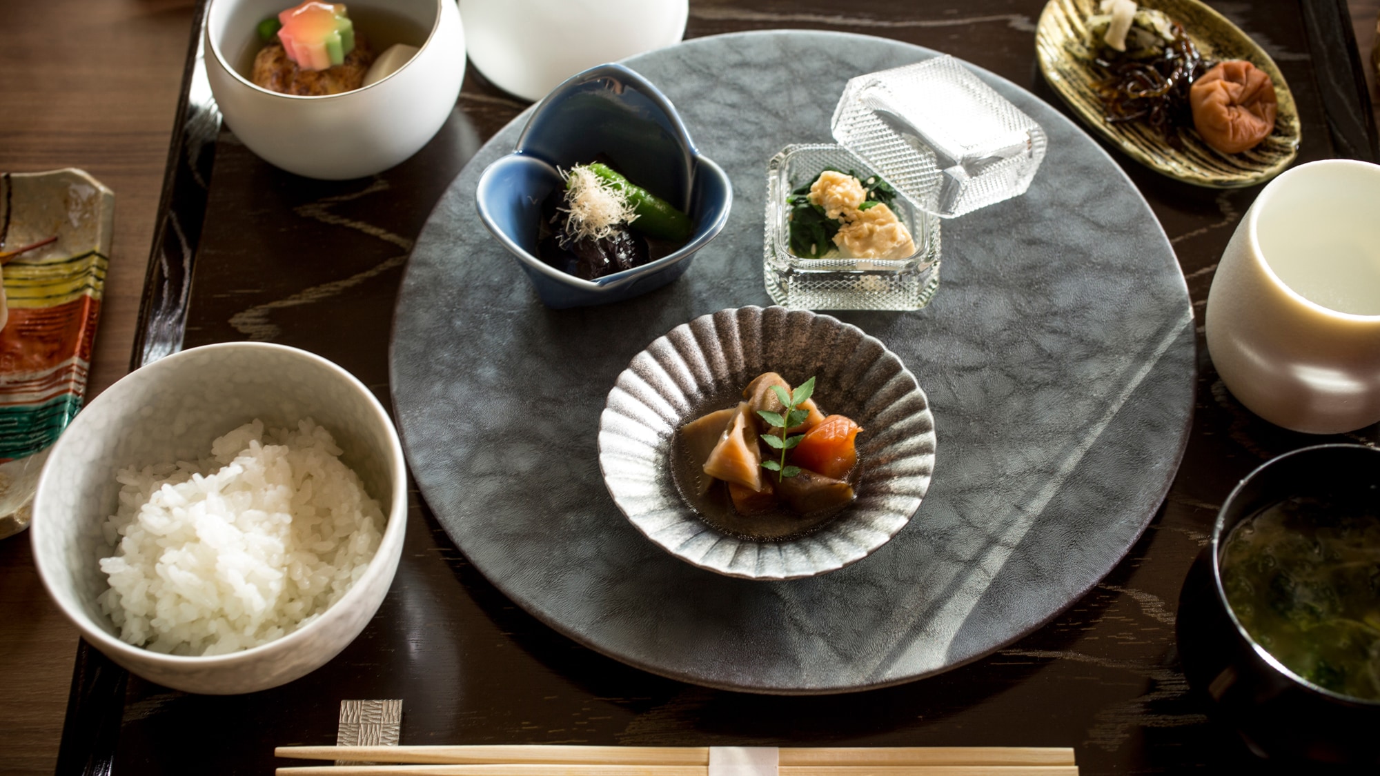 Guest lounge “Yasaka Living” Japanese breakfast (image)