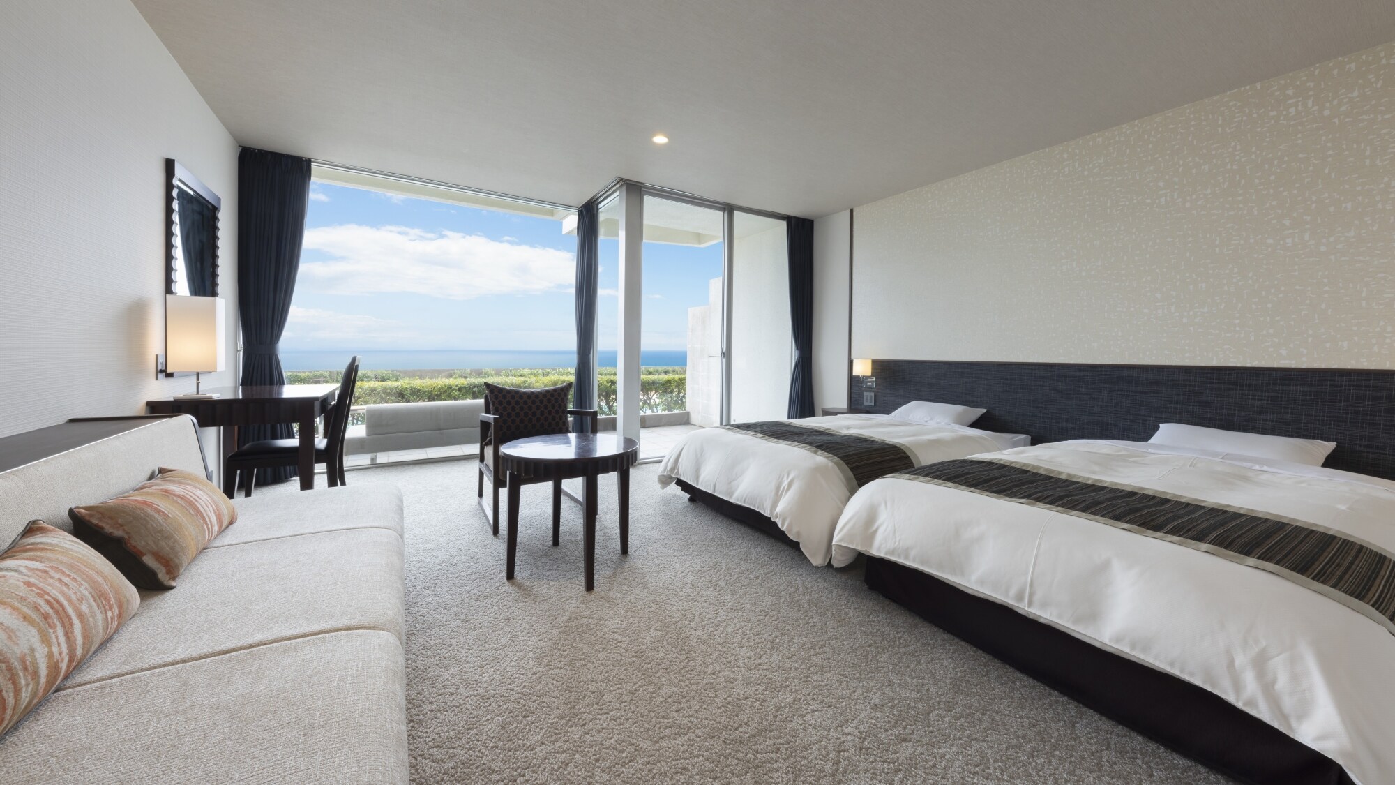[Renewed in March 2024] Oceanfront Western-style room with terrace - Example of a guest room