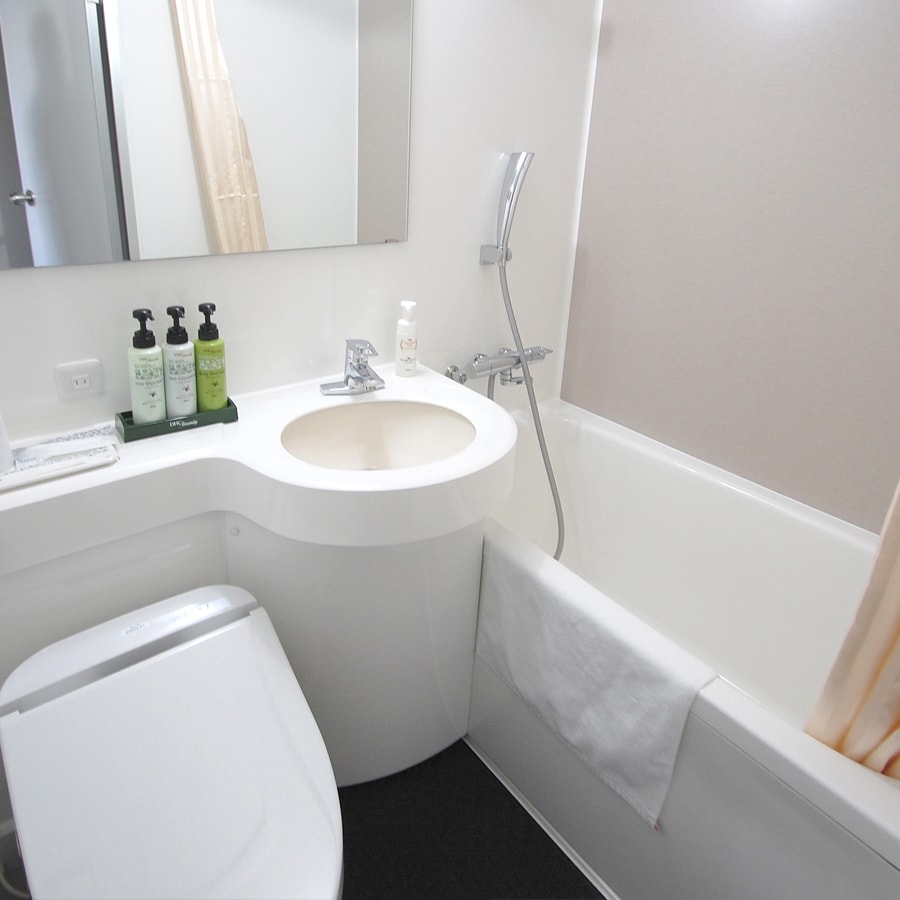 February 2019 Renewal with renewal of all unit bath rooms!