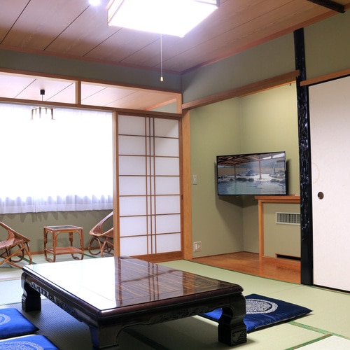 Spacious Japanese-style room (8 tatami mats) / Example