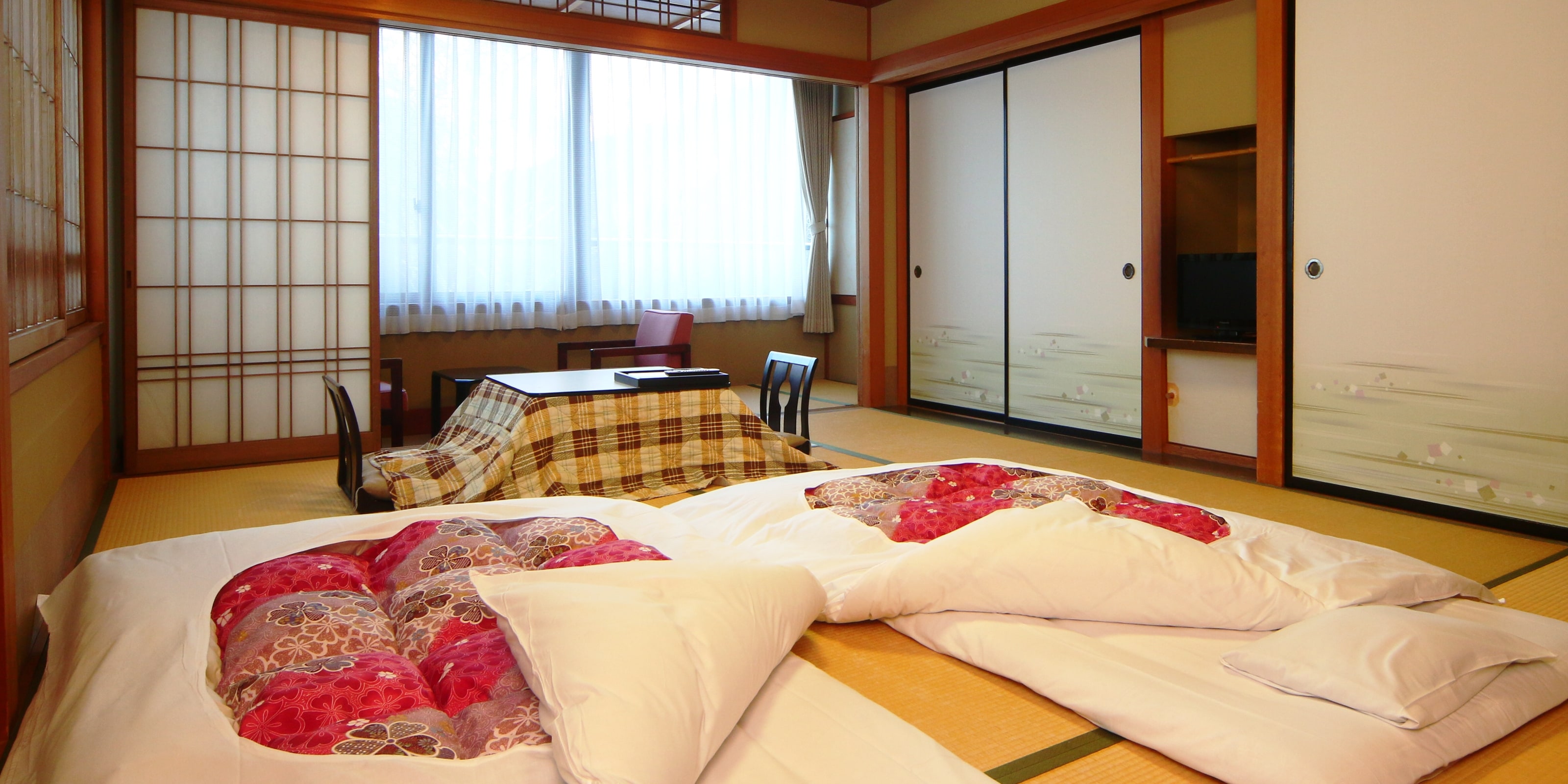 *For the Stay-at-Home Plan, futons will be laid out in advance to minimize the number of guests entering and leaving the room.