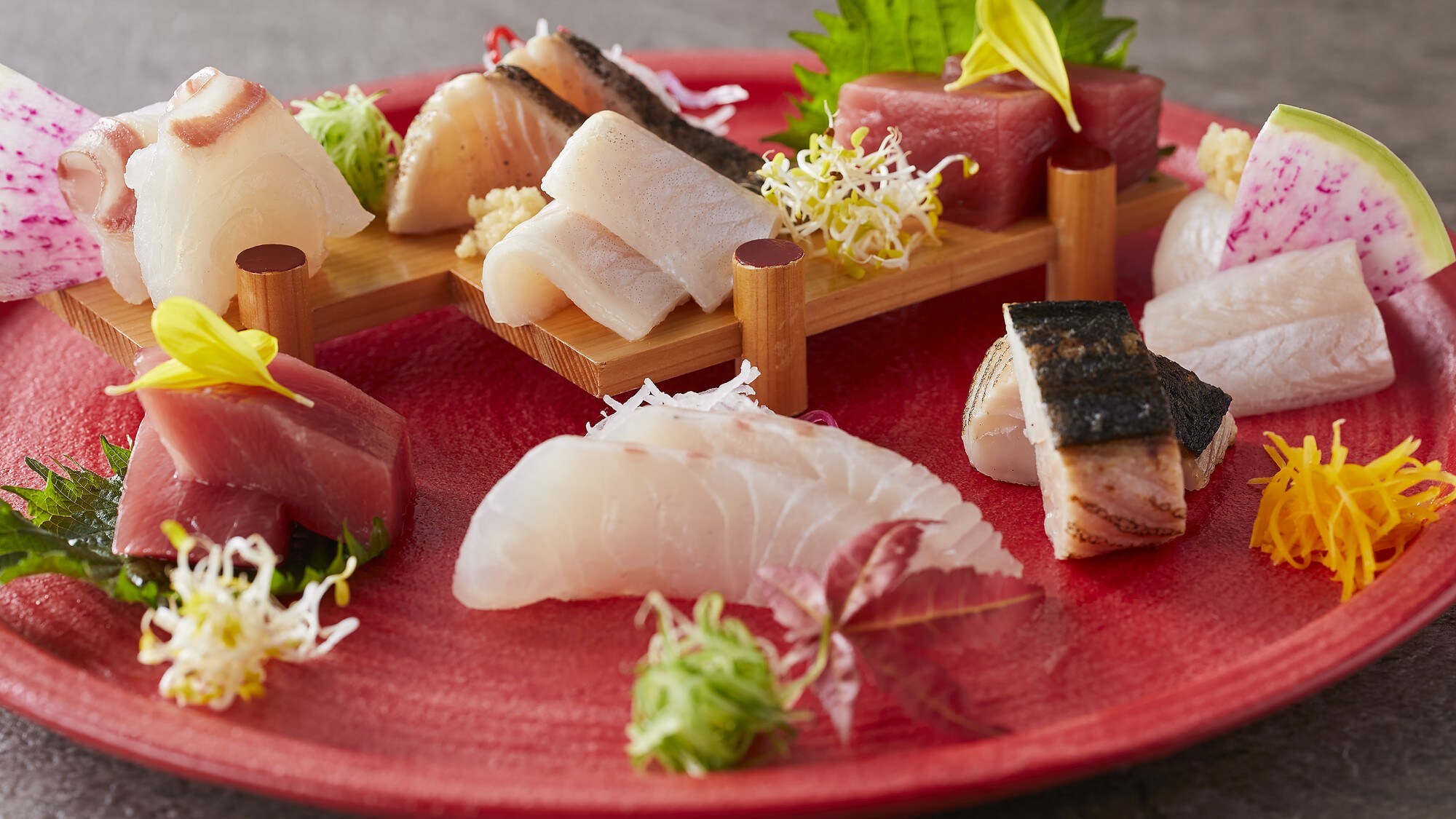 [Local Delights Kaiseki Course] Autumn (September-November 2026) Sashimi - Seasonal Sashimi - Colorful Assortment of Four Kinds