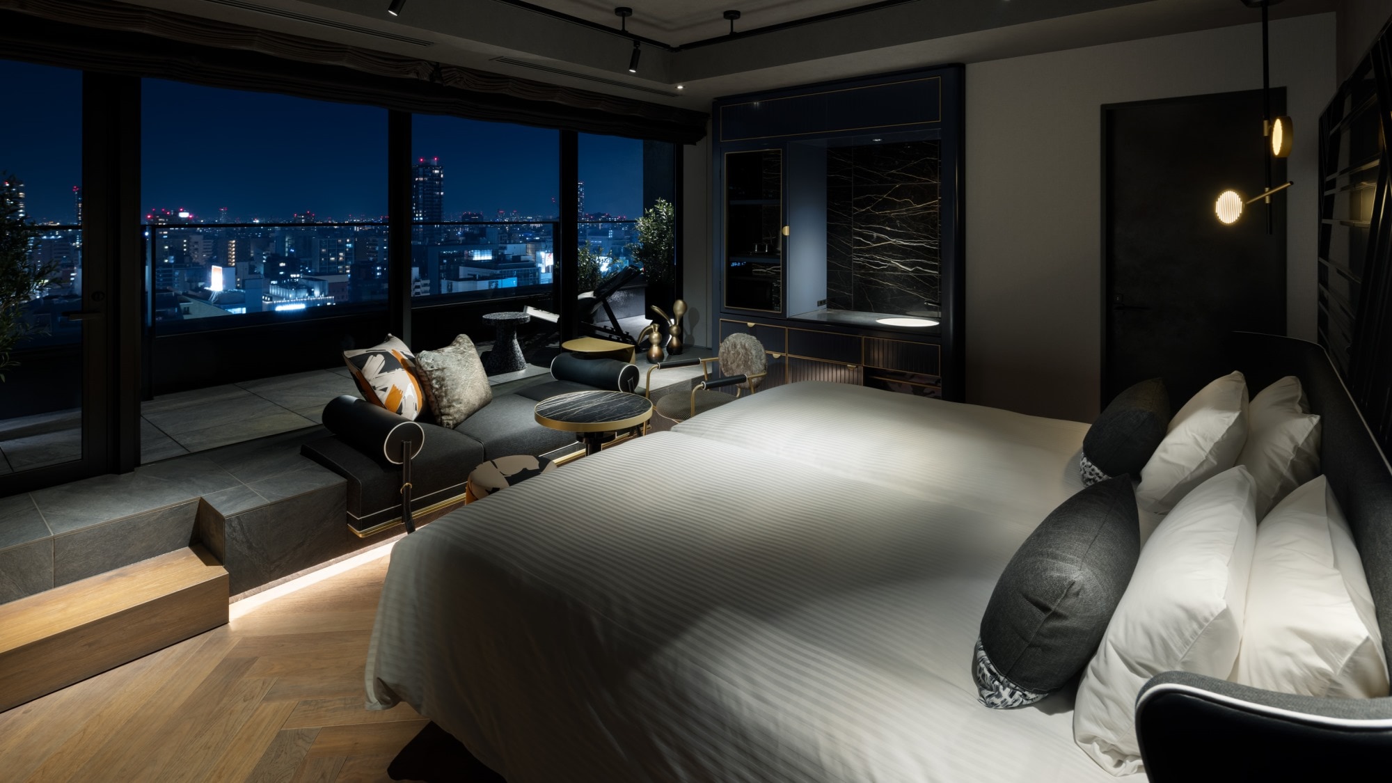 ◆Premium Twin｜City view while relaxing in bed
