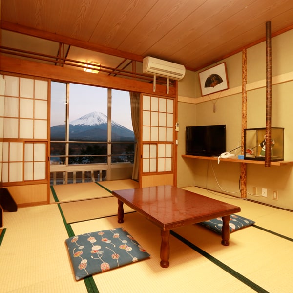 Japanese-style room